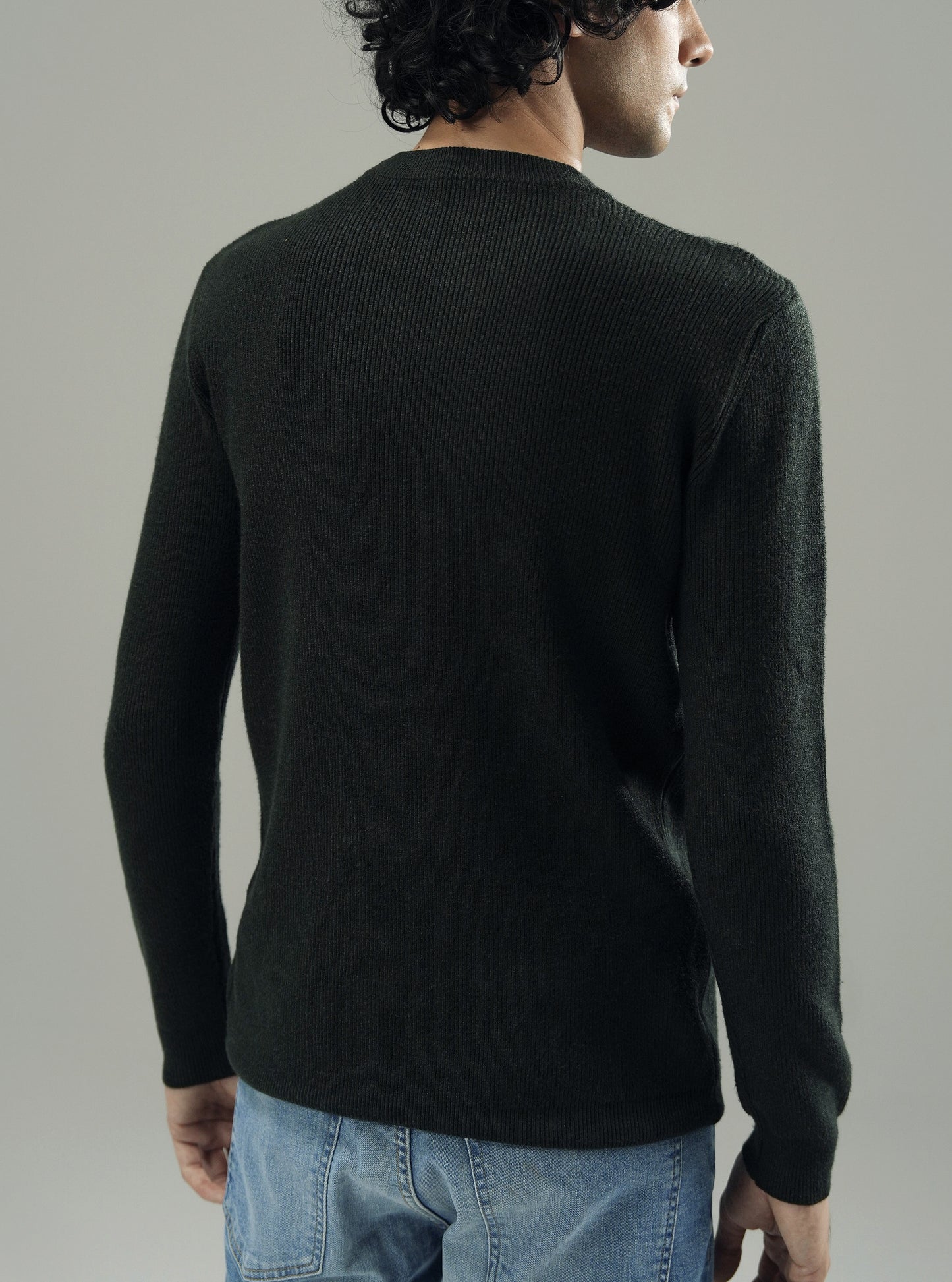 UNISEX CREW NECK SWEATER