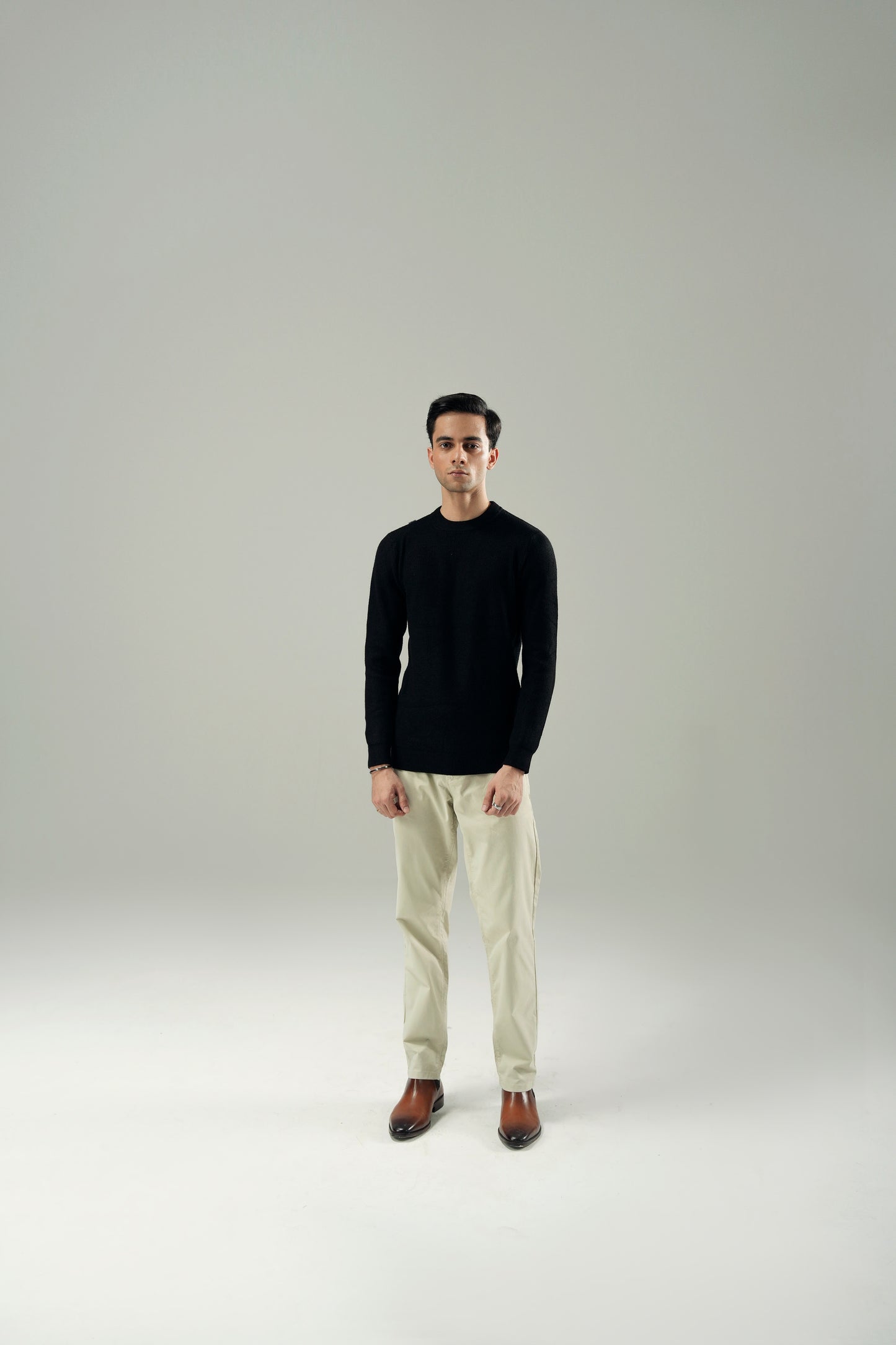 UNISEX CREW NECK SWEATER