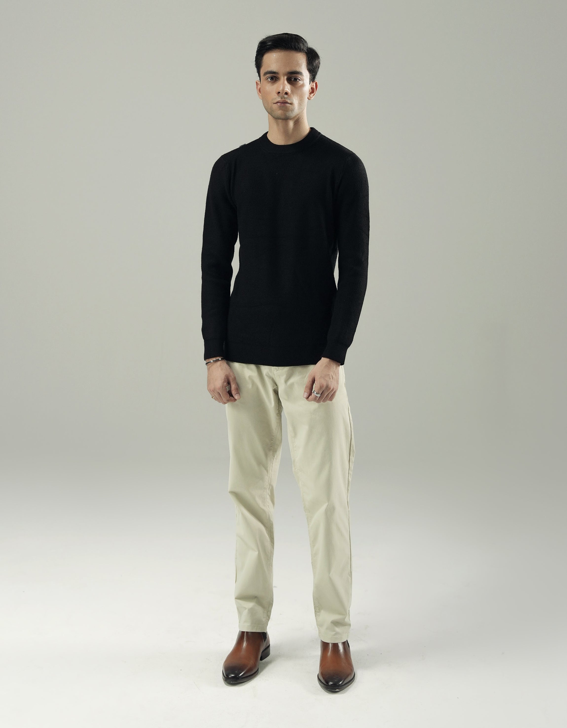 UNISEX CREW NECK SWEATER