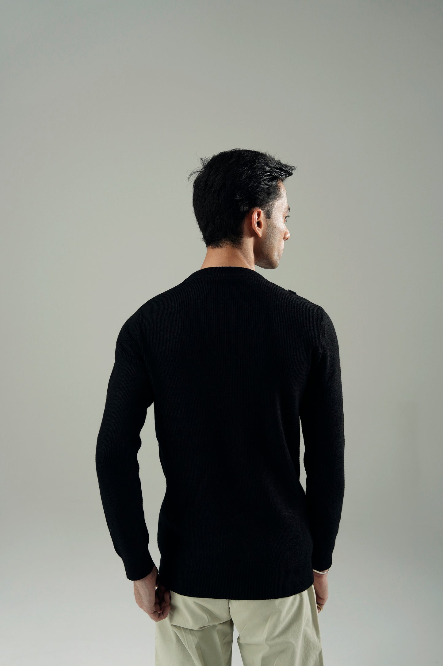 UNISEX CREW NECK SWEATER
