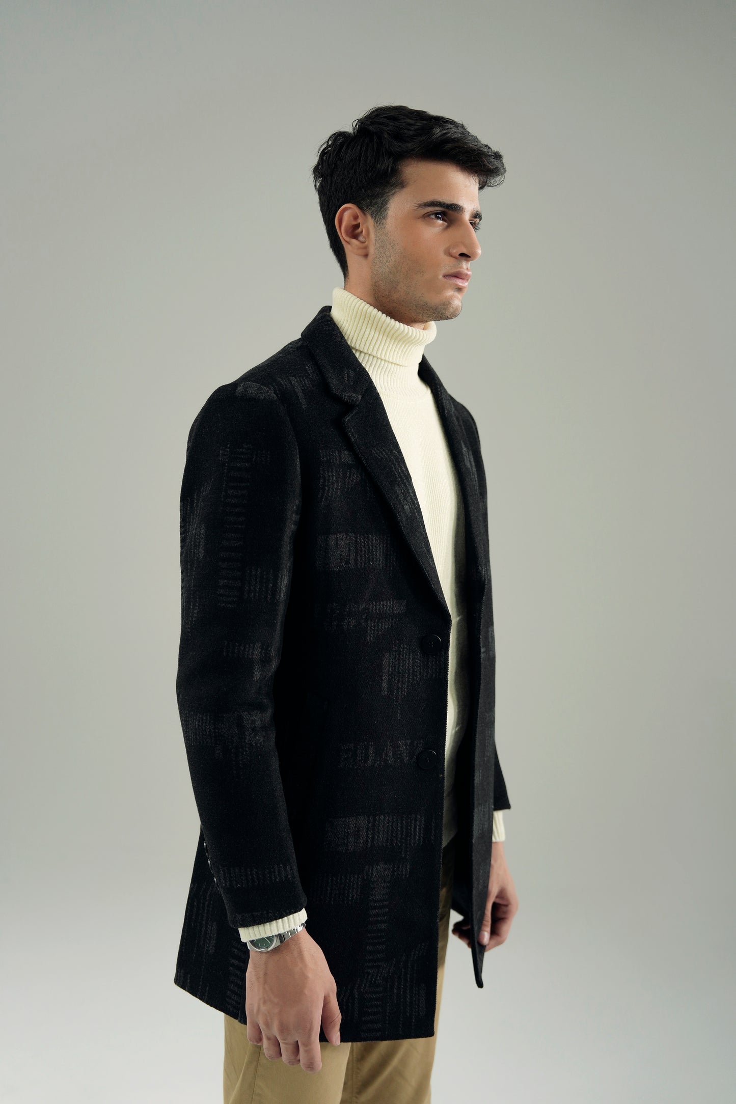 TEXTURED NOIR OVERCOAT