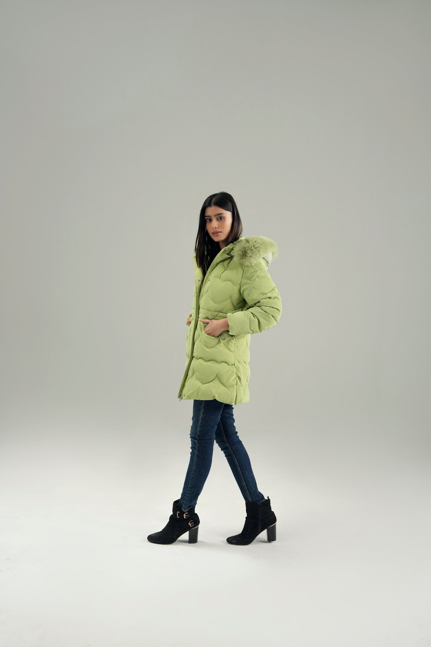 HOODED WIND-PROOF PUFFER