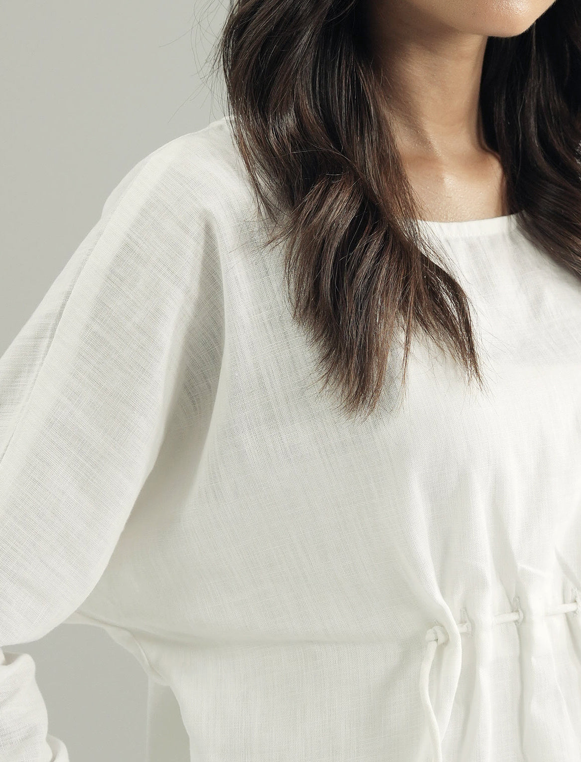 LINEN PLEATED BLOUSE WITH KNOT