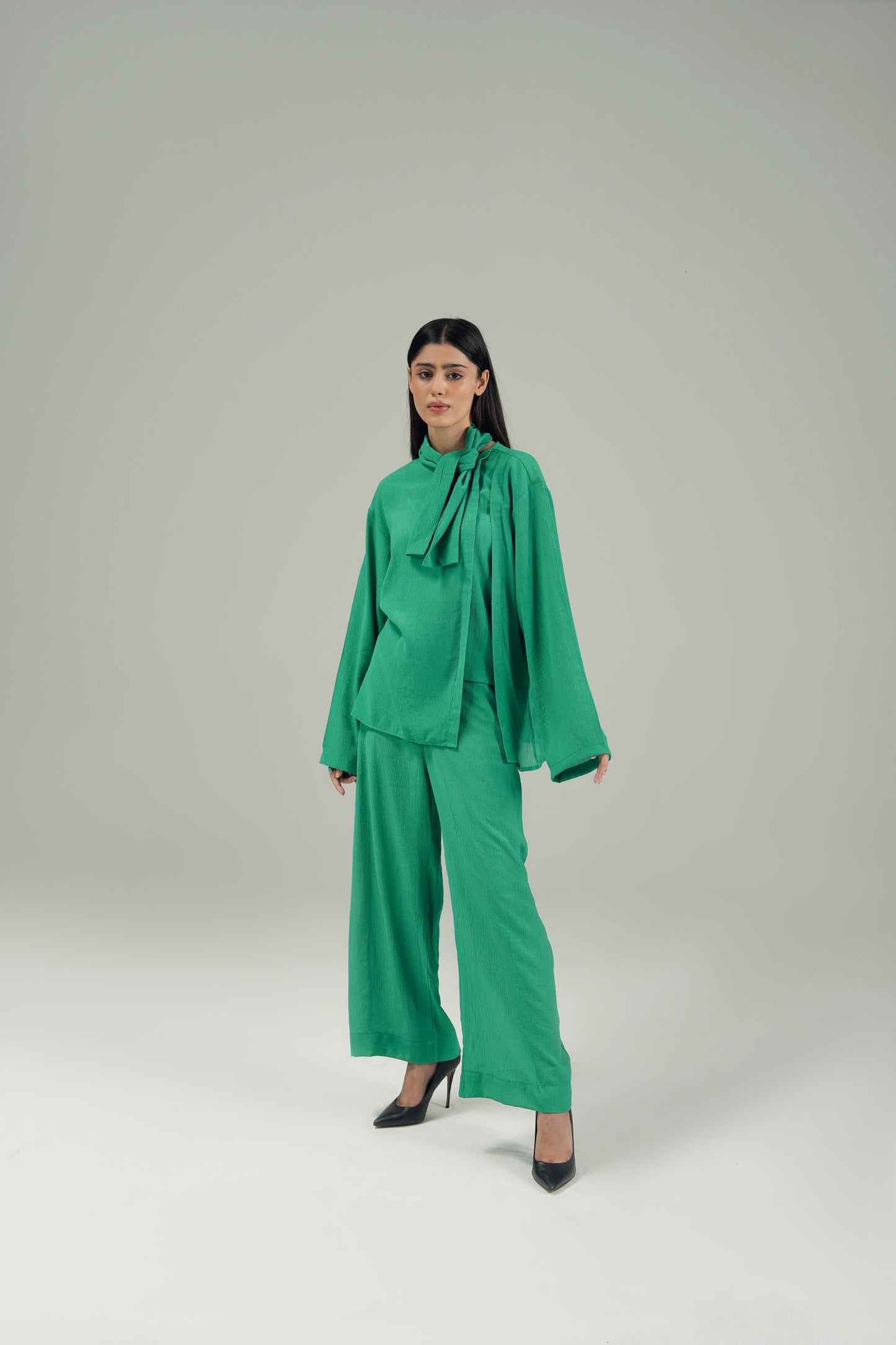 TEXTURED TOP WITH KNOT COLLAR