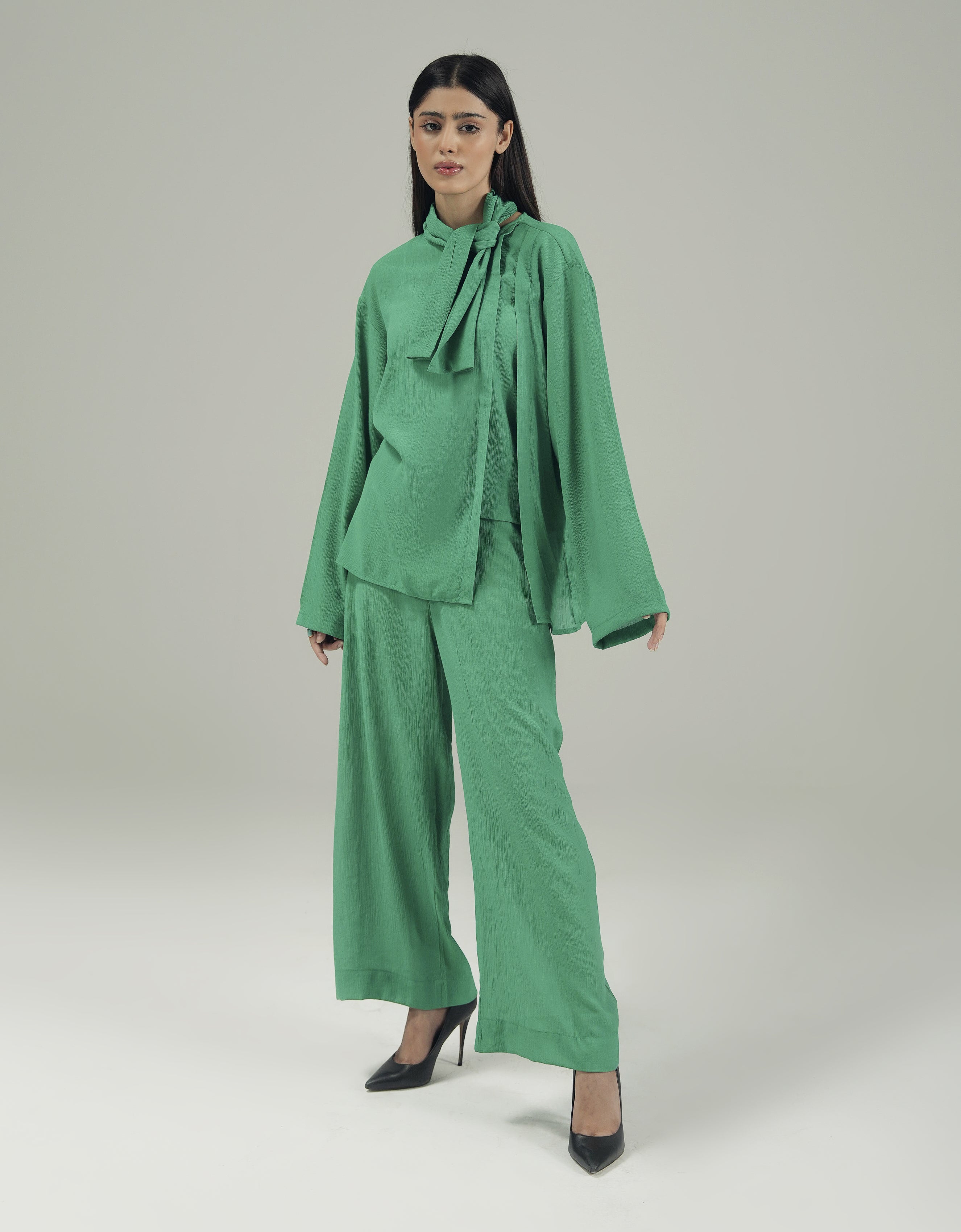 TEXTURED TOP WITH KNOT COLLAR