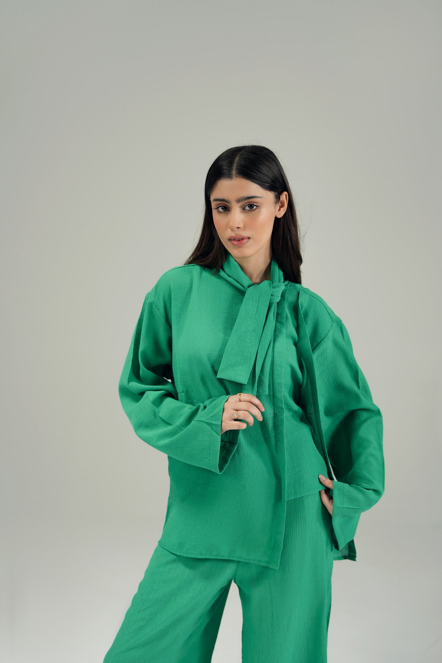 TEXTURED TOP WITH KNOT COLLAR