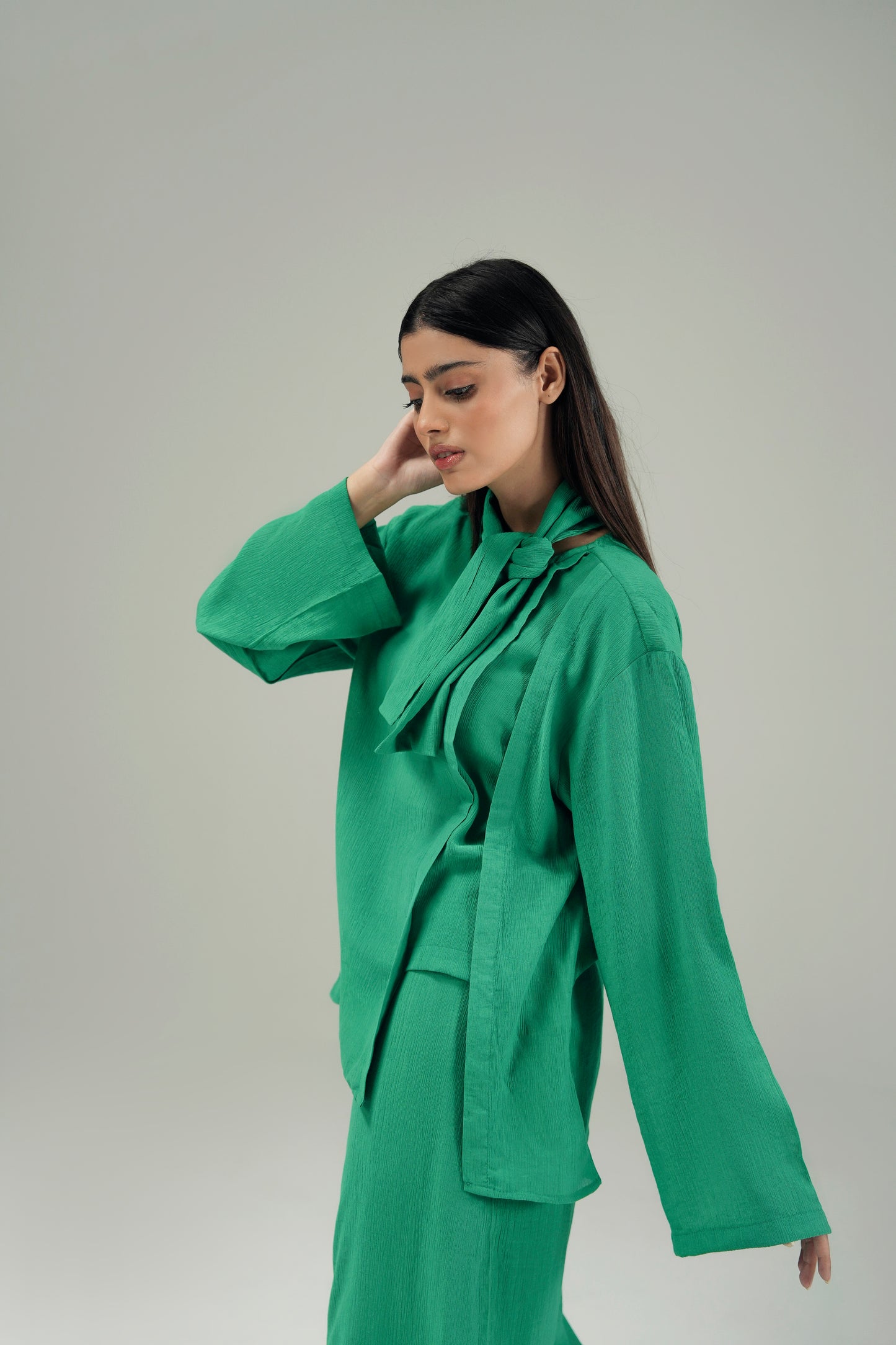 TEXTURED TOP WITH KNOT COLLAR