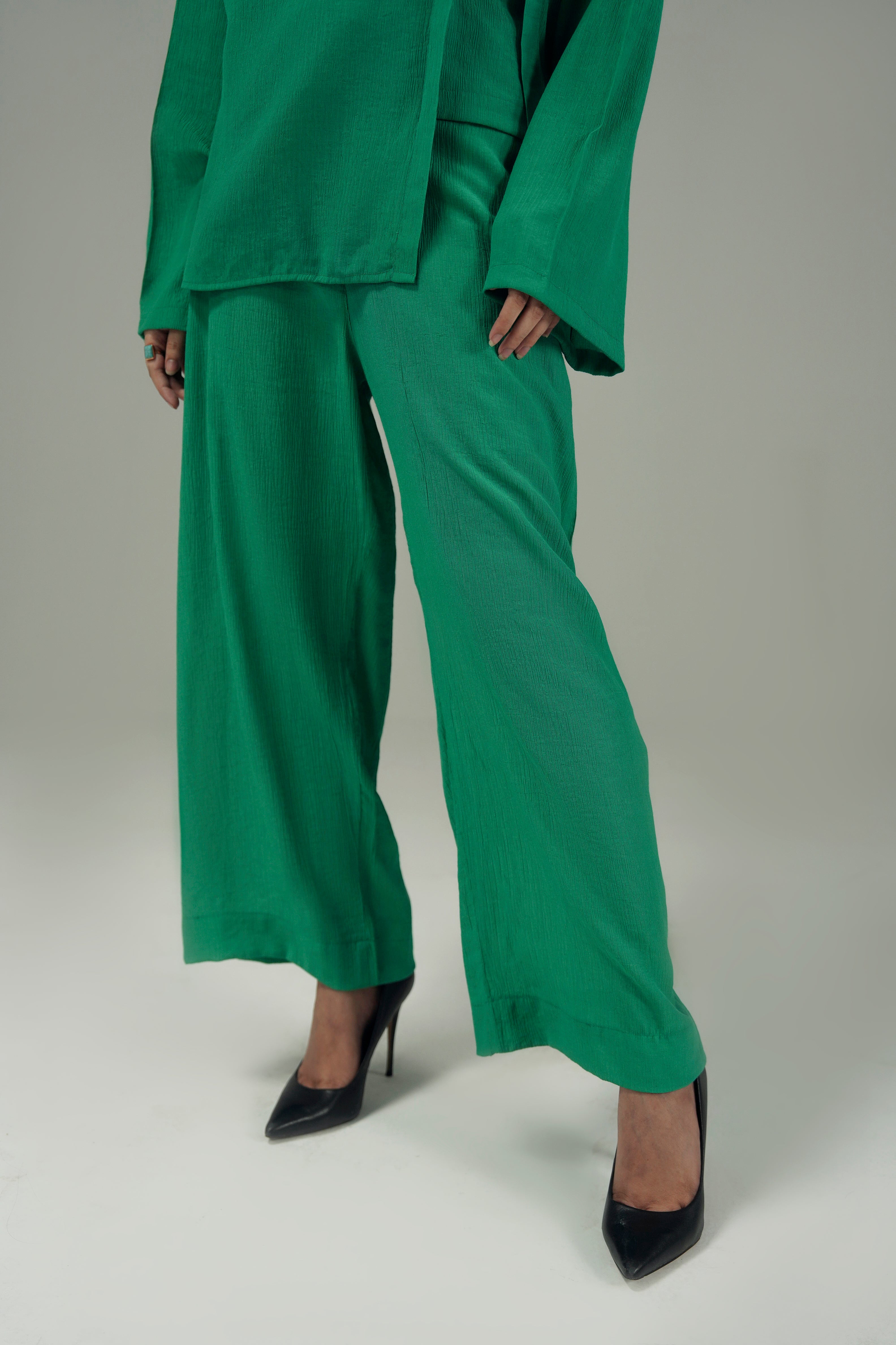 TEXTURED WIDE-BOTTOM TROUSER