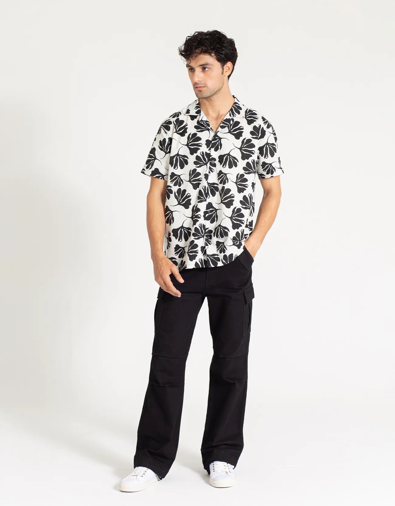 SAFARI FLOWERAL BUTTON DOWN SHIRT
