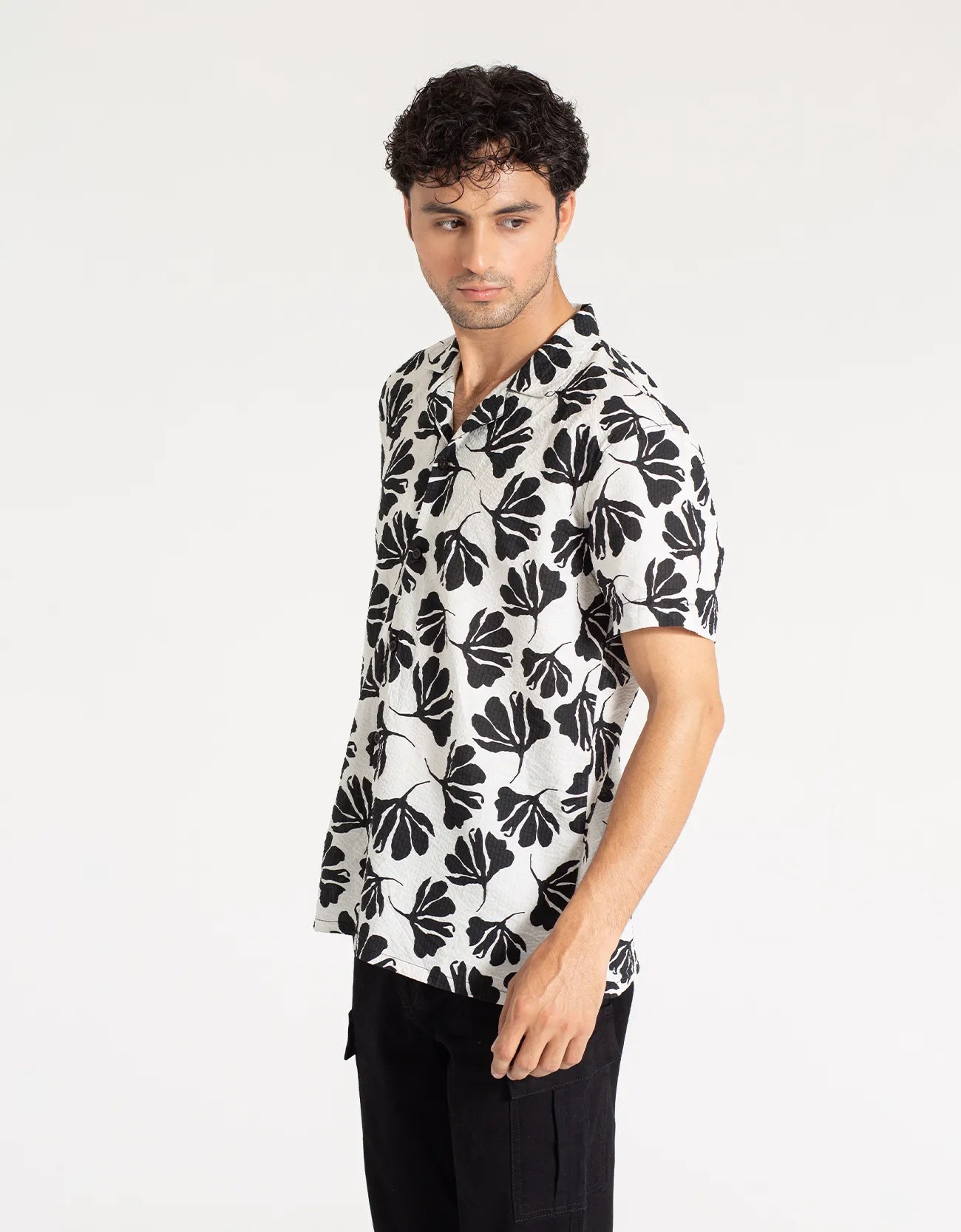 SAFARI FLOWERAL BUTTON DOWN SHIRT