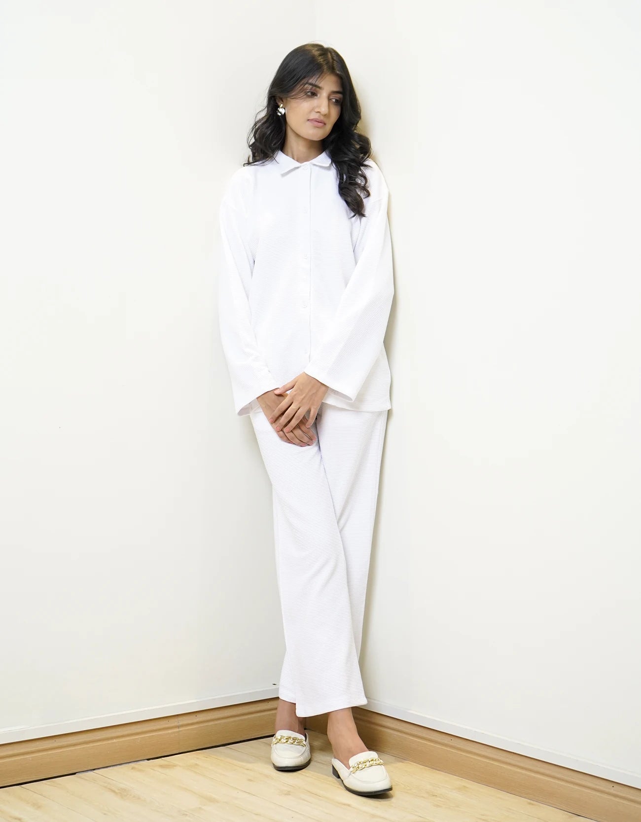 TEXTURED BUTTON DOWN SHIRT