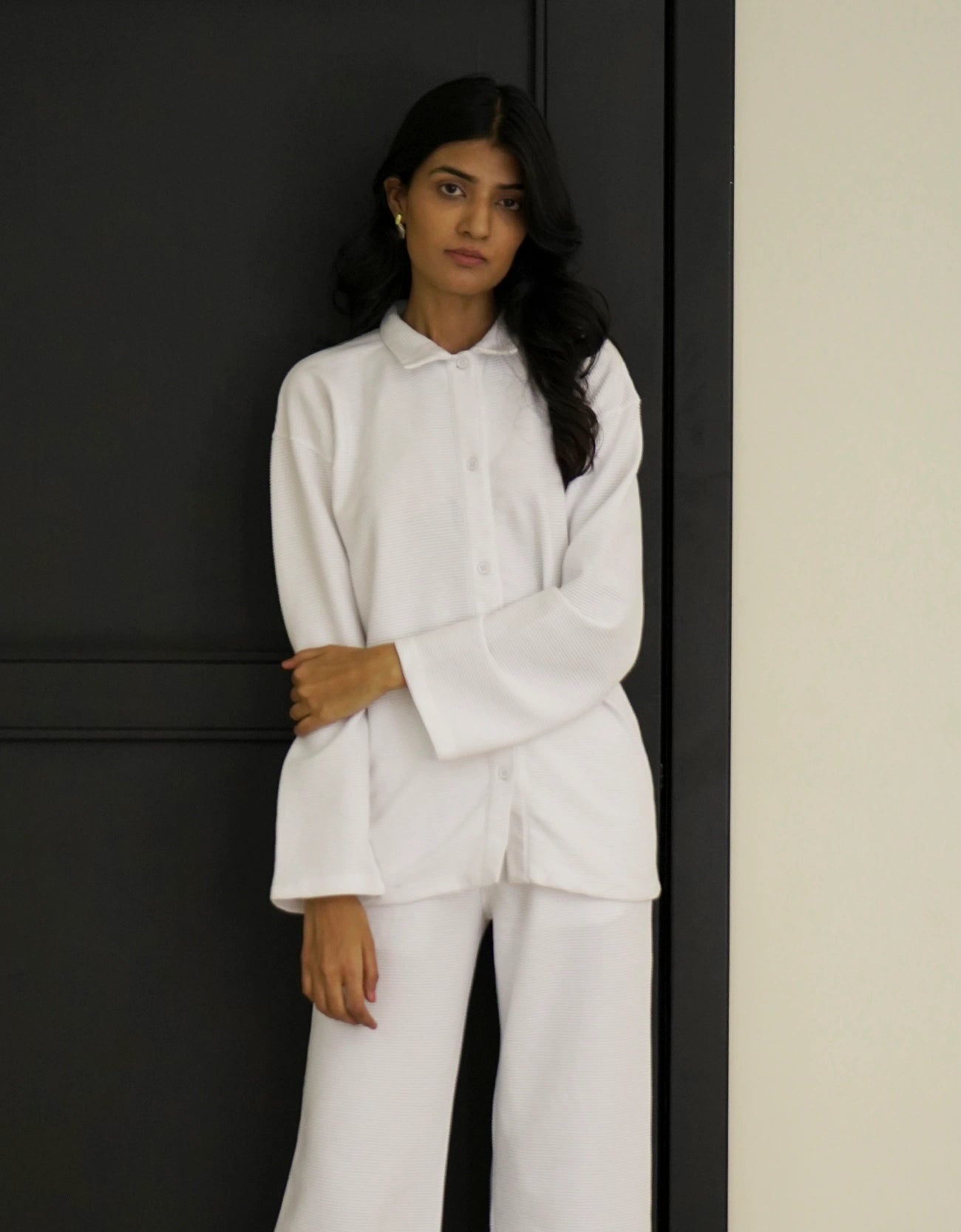 TEXTURED BUTTON DOWN SHIRT