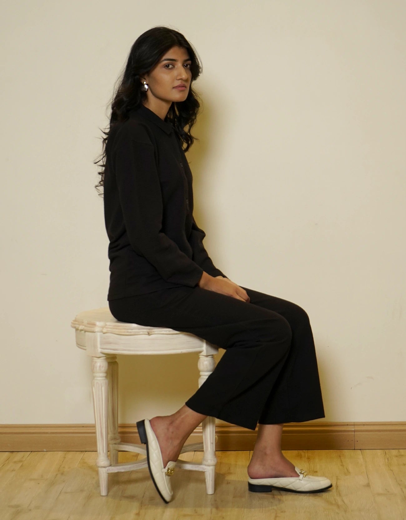 TEXTURED BUTTON DOWN SHIRT