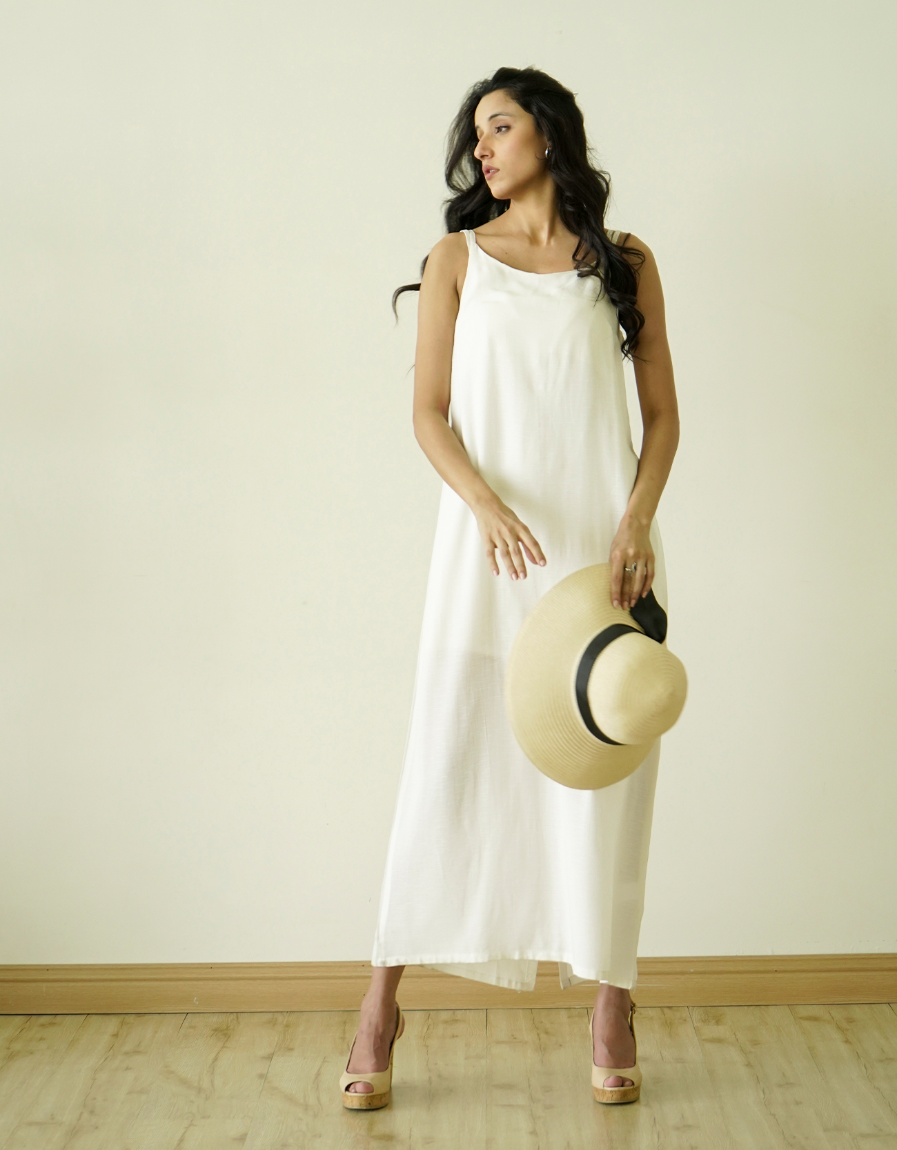 STRAIGHT HALTER NECK DRESS