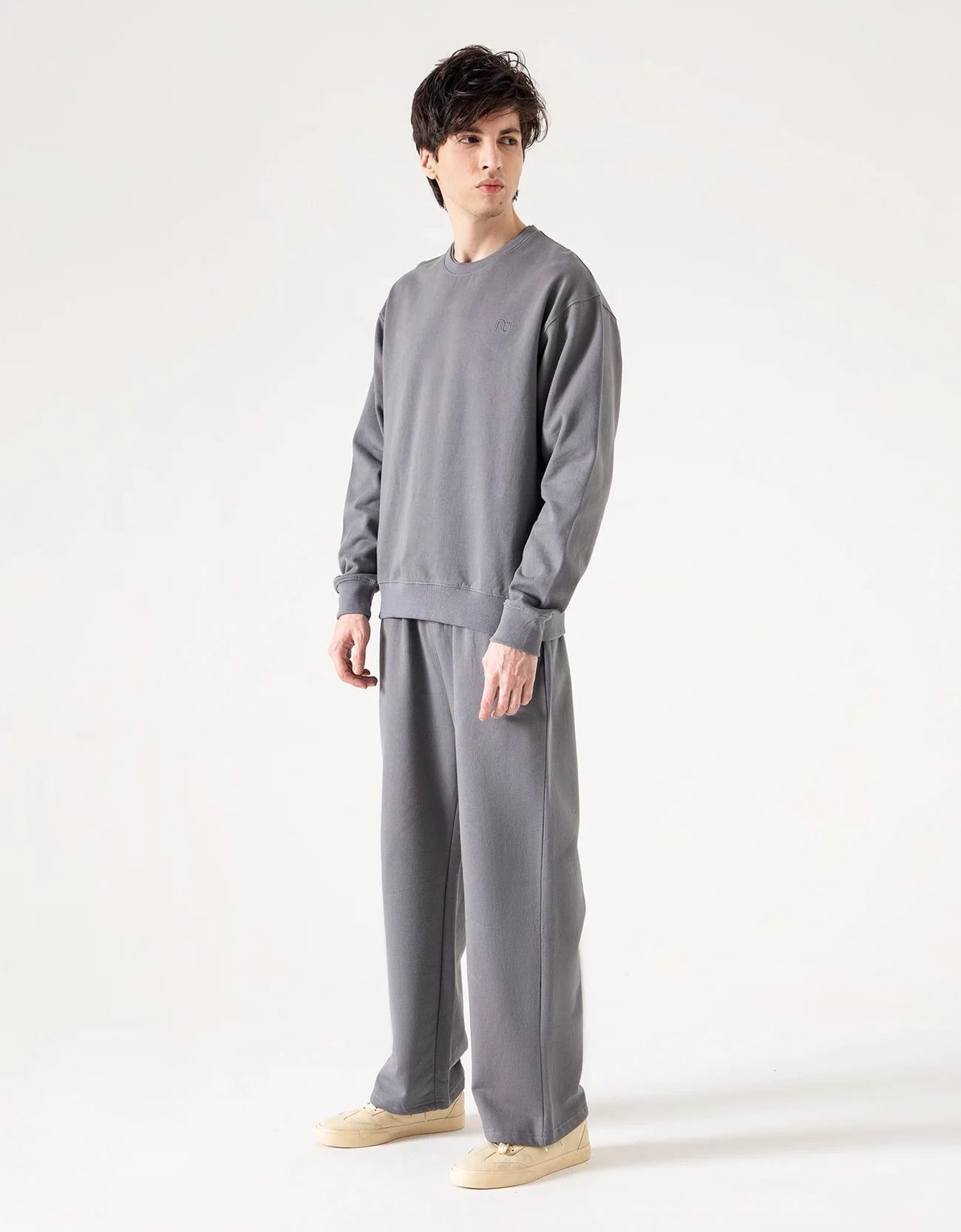 BASIC FLEECE SWEATSHIRT