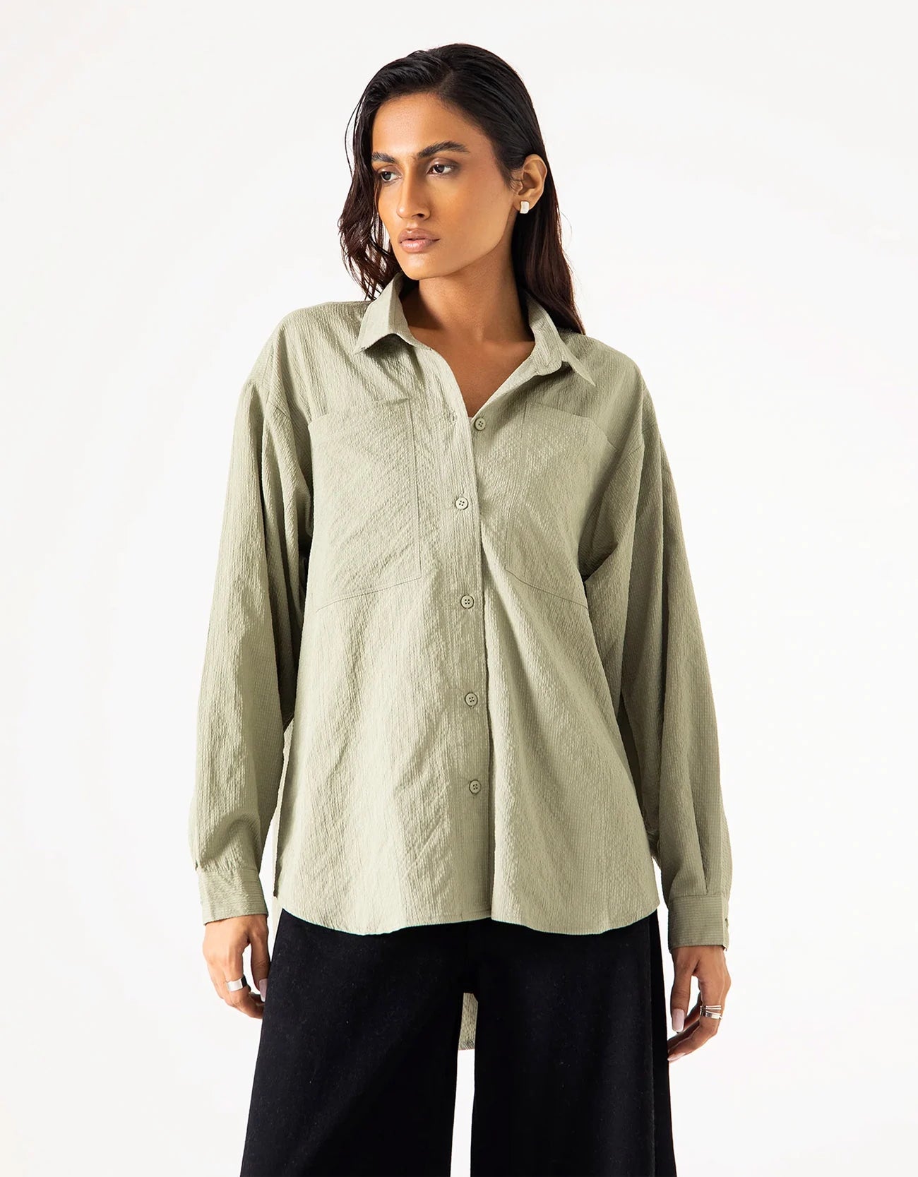 PATCH POCKET TEXTURED BUTTON DOWN SHIRT