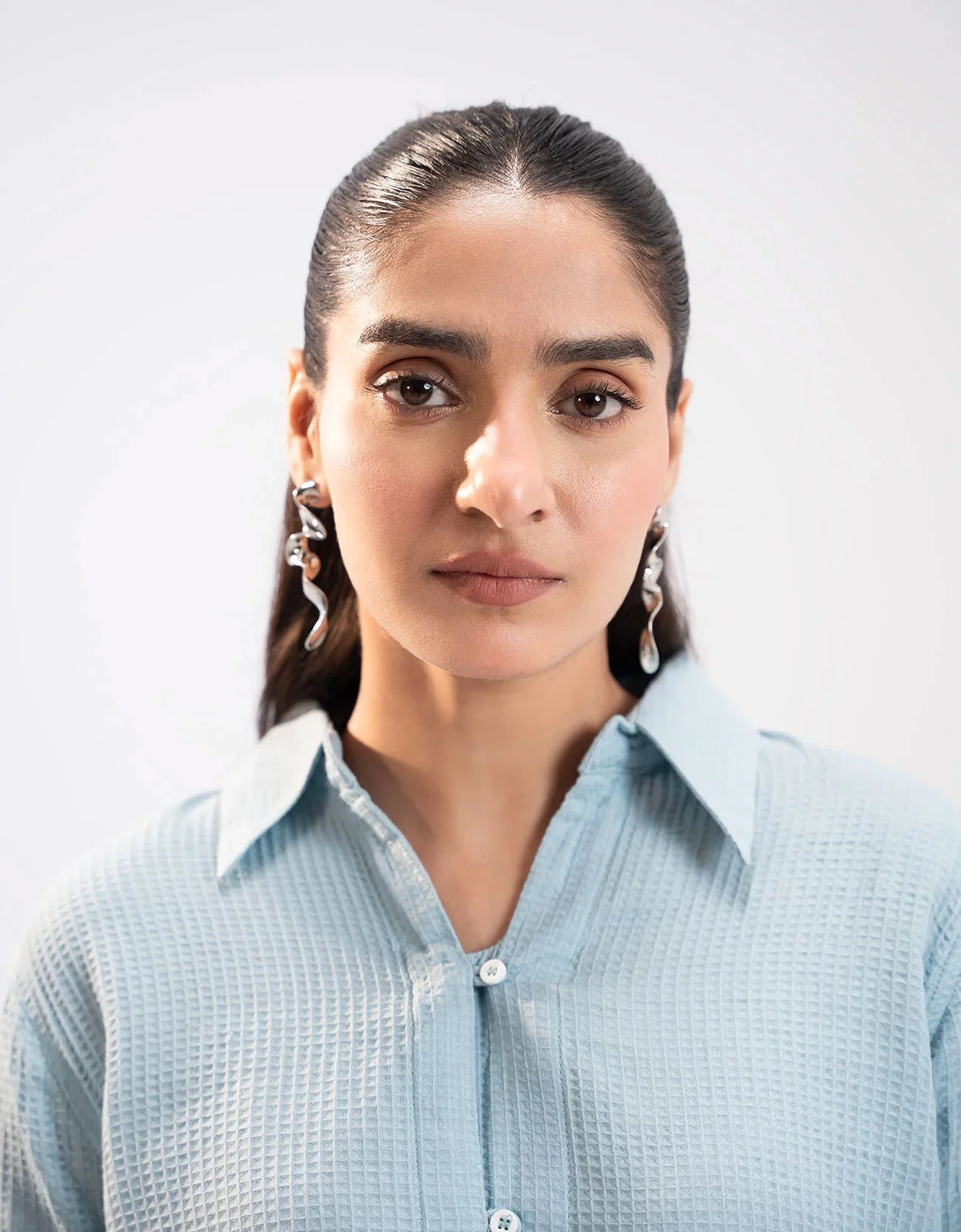 TEXTURED BUTTON DOWN SHIRT