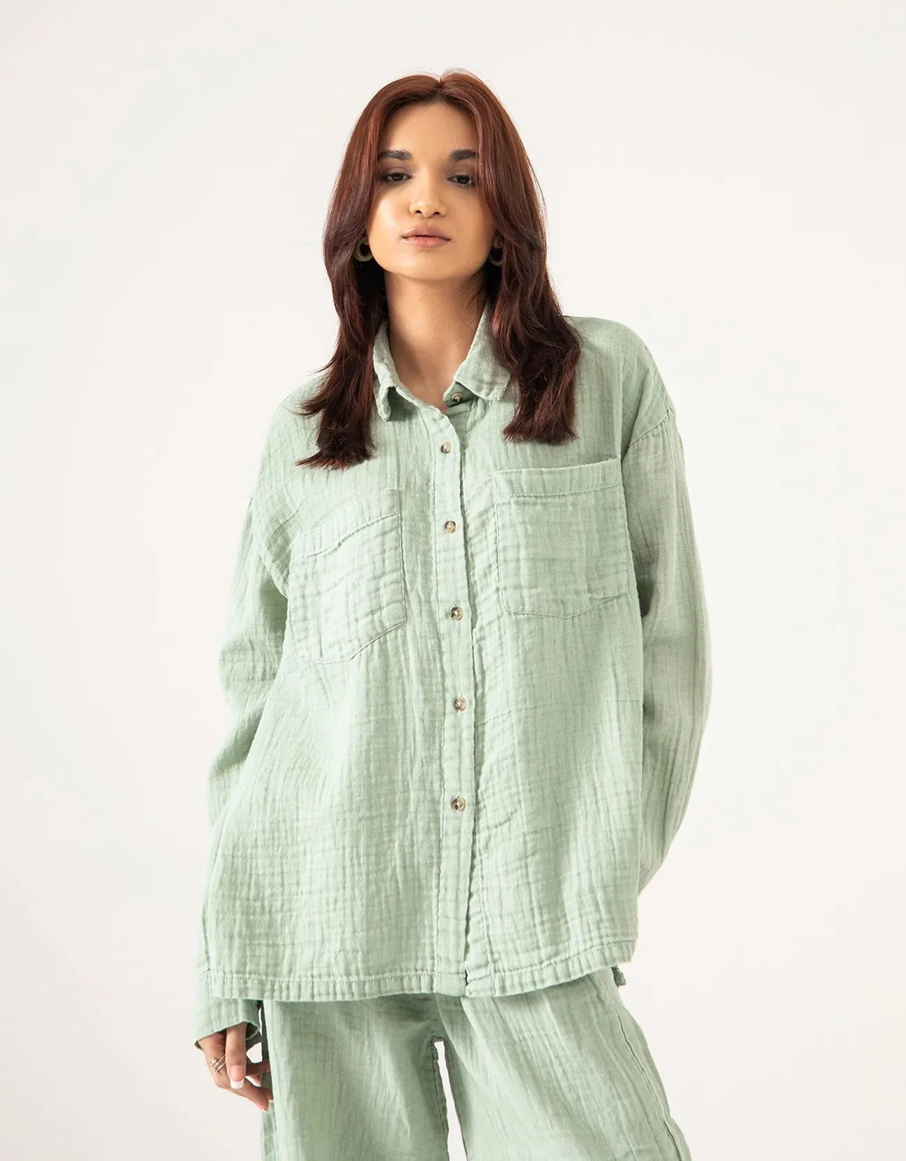 MUSLIN PATCH POCKET SHIRT