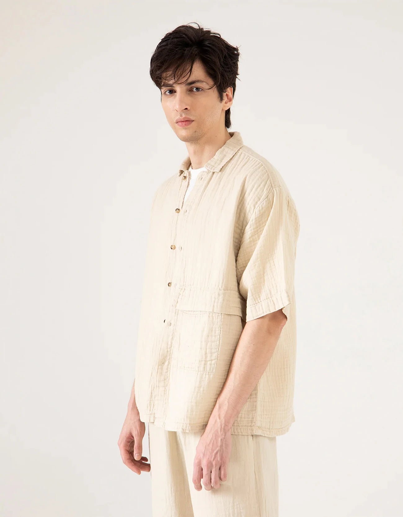 MUSLIN OVERSIZED PATCH POCKET OVERSHIRT