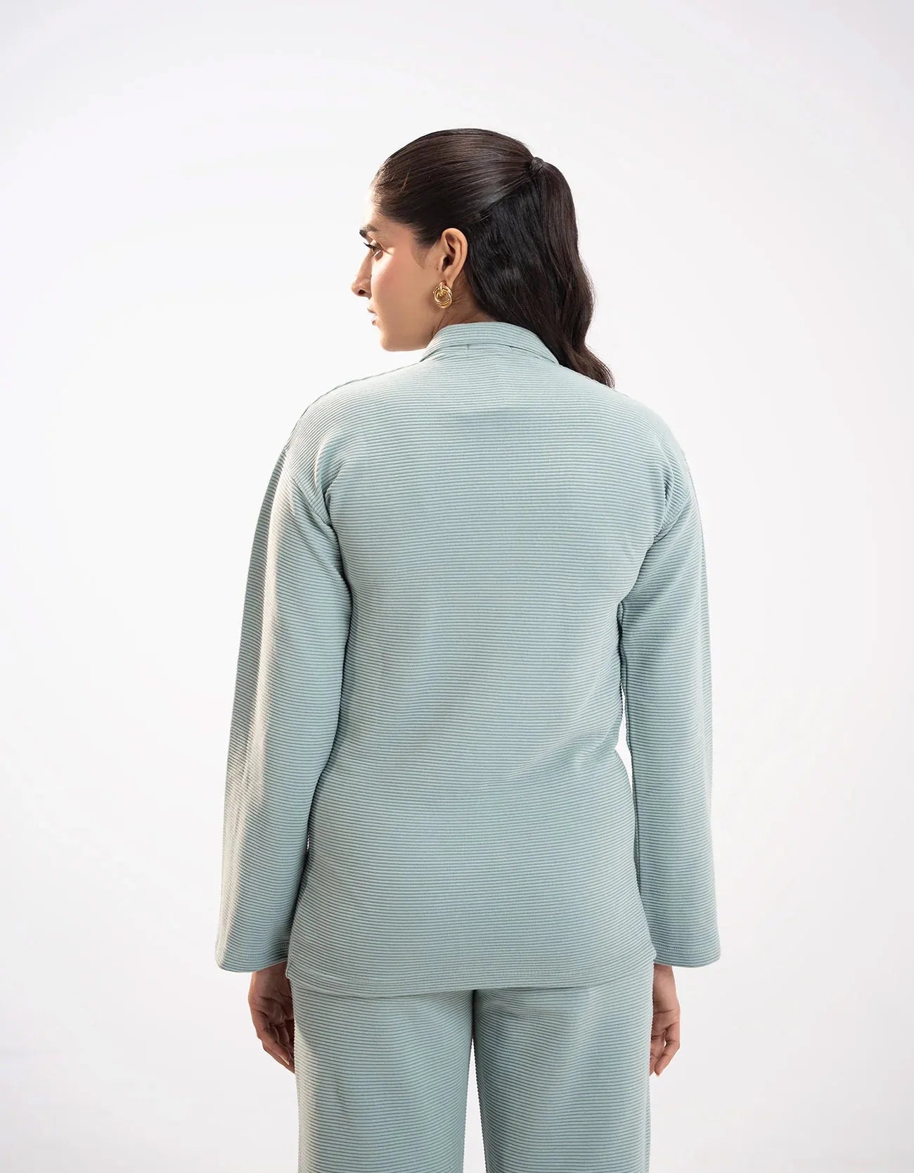 TEXTURED BUTTON DOWN SHIRT