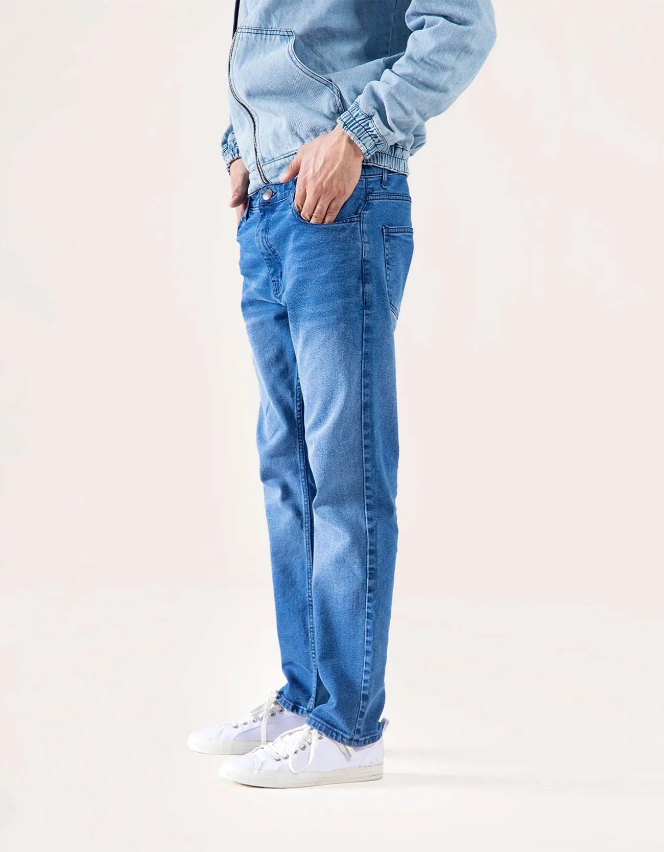 BASIC STRAIGHT JEANS