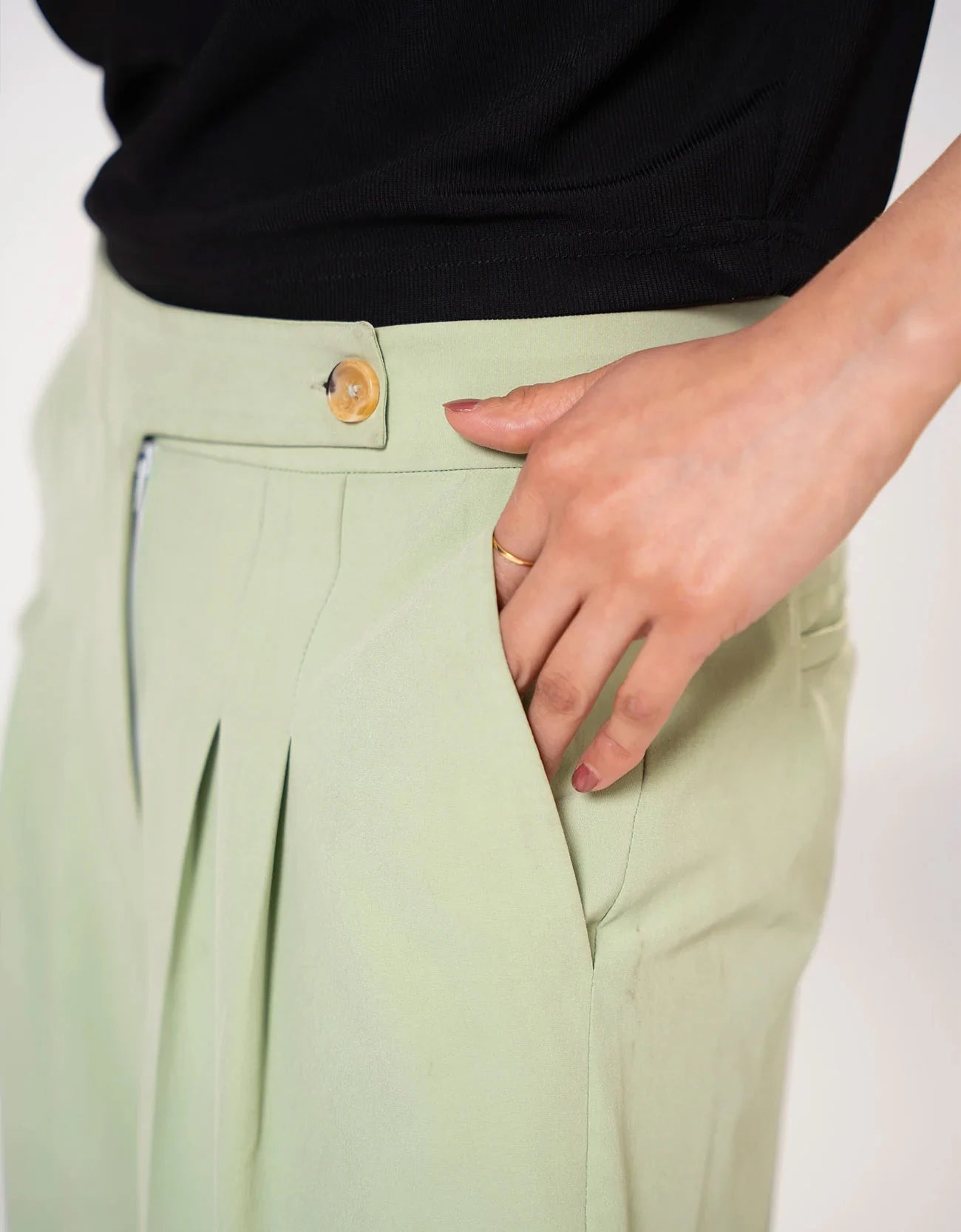 TAILORED STRAIGHT PANTS