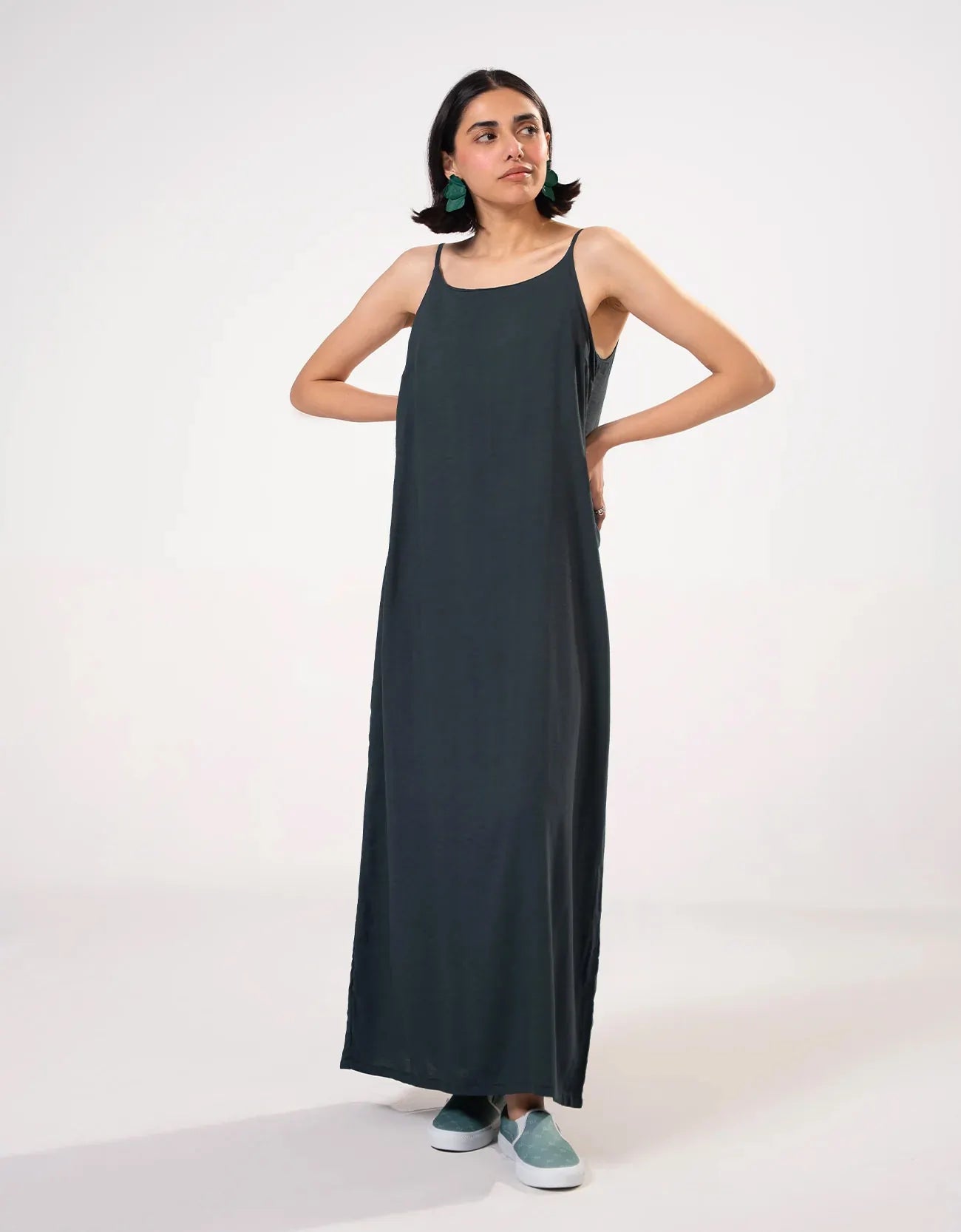 STRAIGHT HALTER NECK DRESS