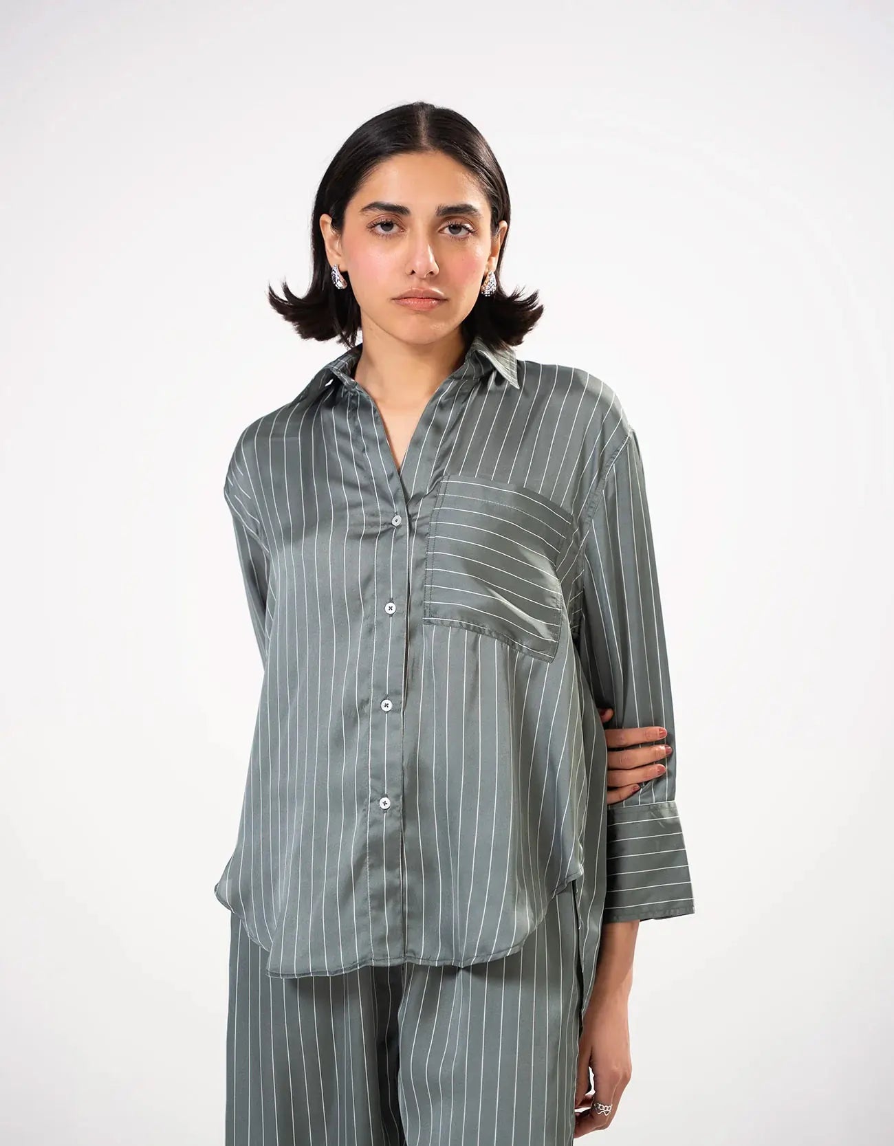 STRIPED BUTTON DOWN SHIRT