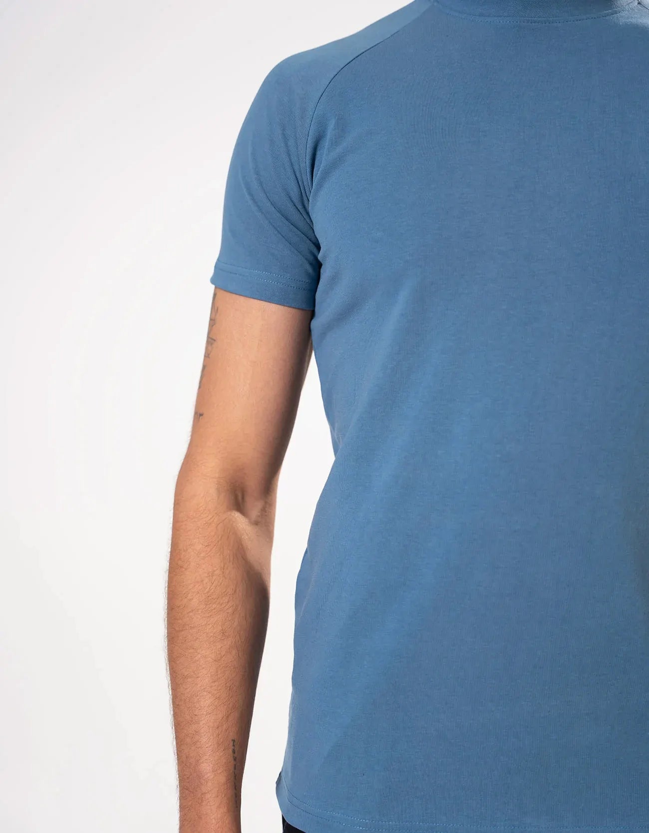 MEN'S CREW NECK RAGLAN SLEEVE TEE