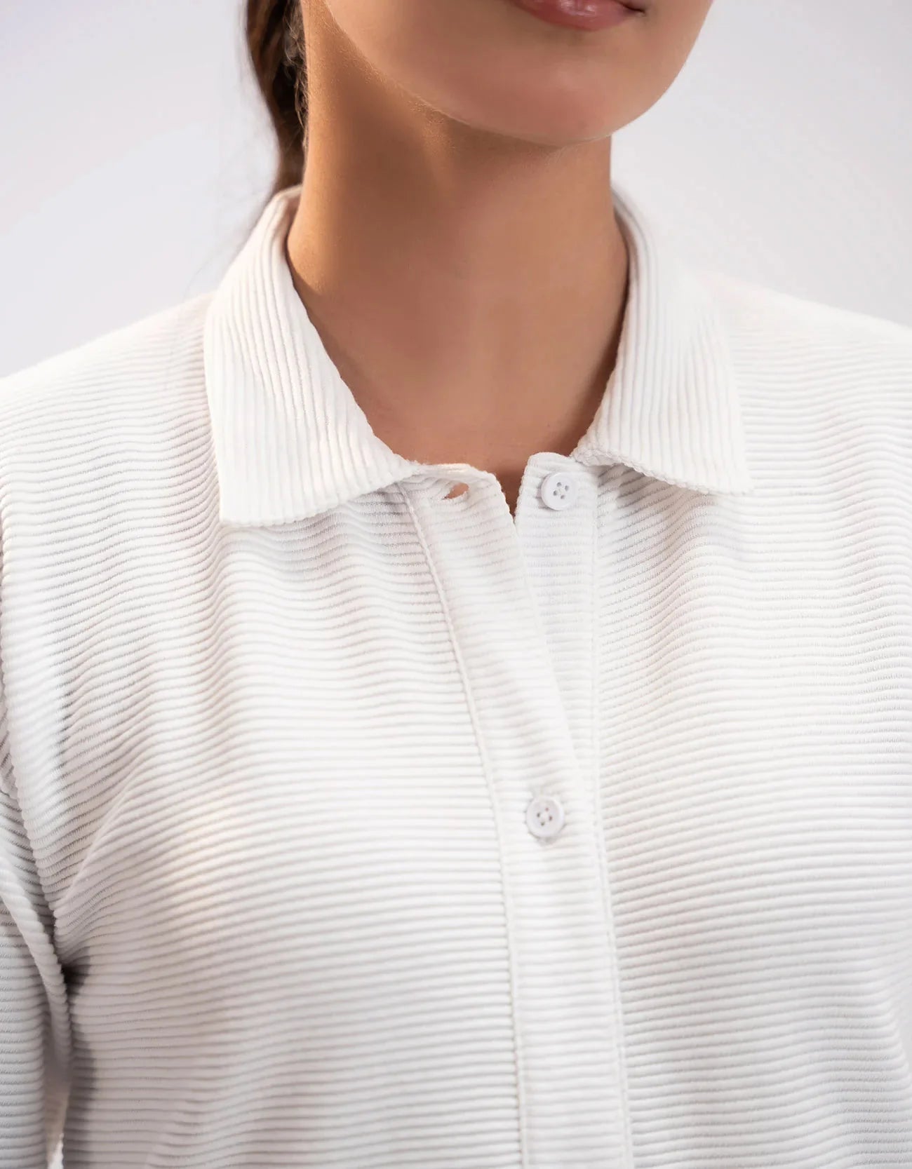 TEXTURED BUTTON DOWN SHIRT