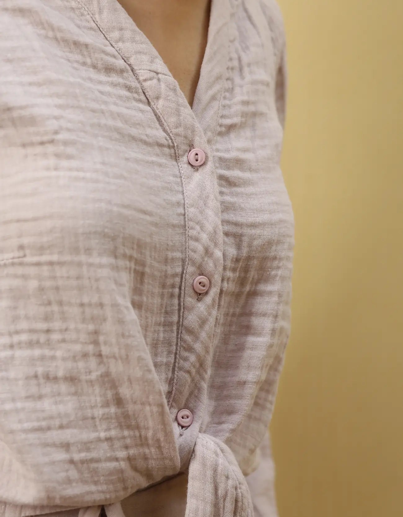 MUSLIN KNOTTED BUTTON UP TOP
