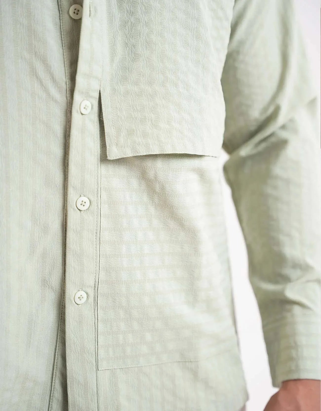 MEN’S BUTTON DOWN SHIRT WITH FLAP POCKET