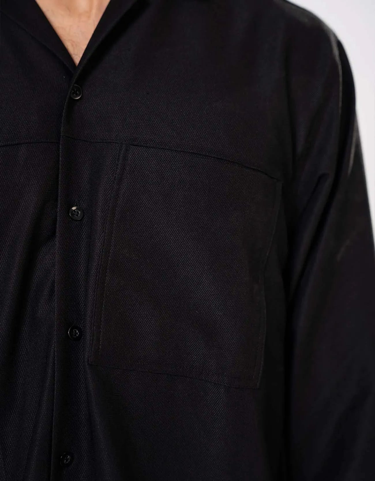 TEXTURED BUTTON DOWN SHIRT