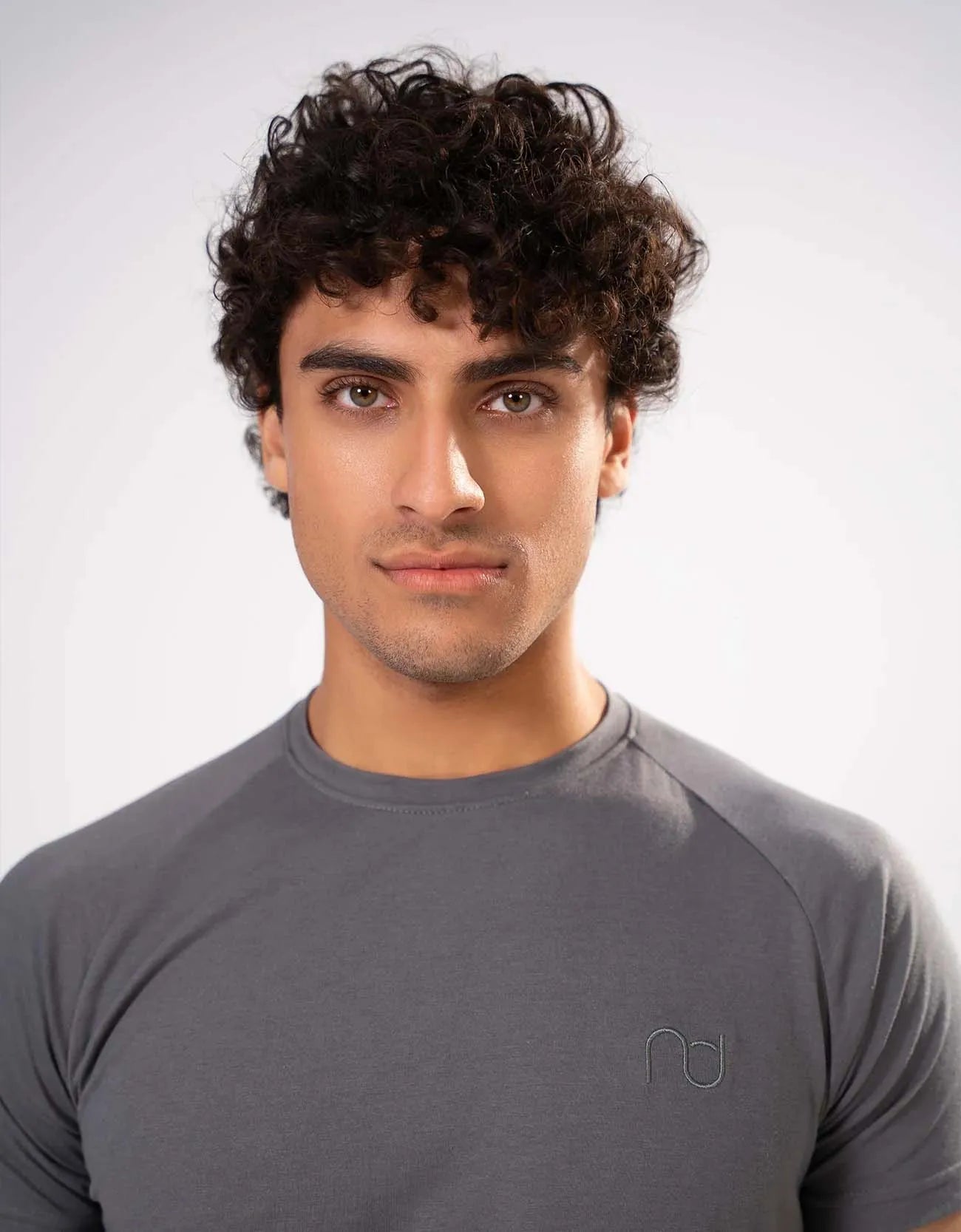 MEN'S REGULAR FIT RAGLAN SLEEVE TEE-SHIRT