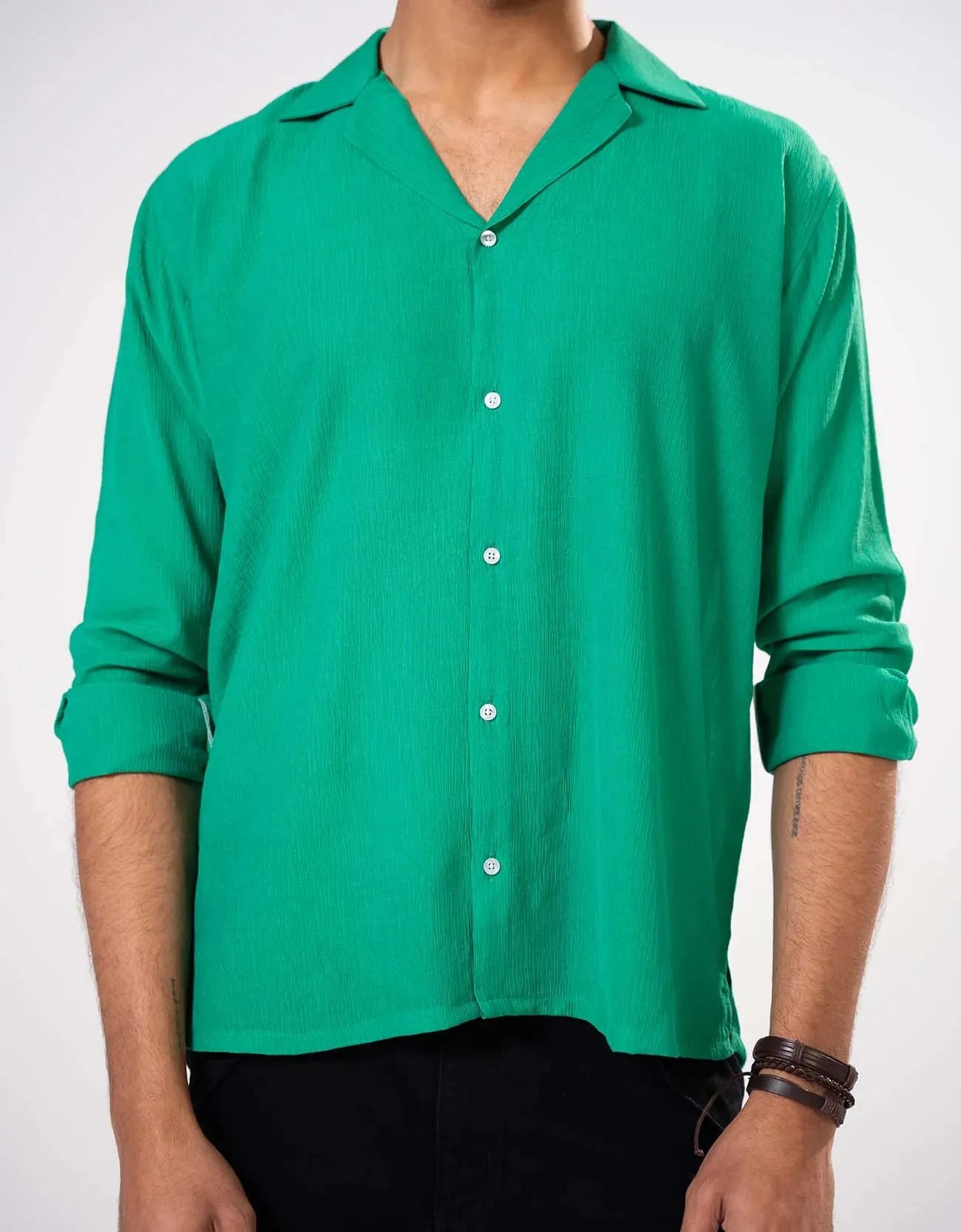 TEXTURED BUTTON DOWN SHIRT