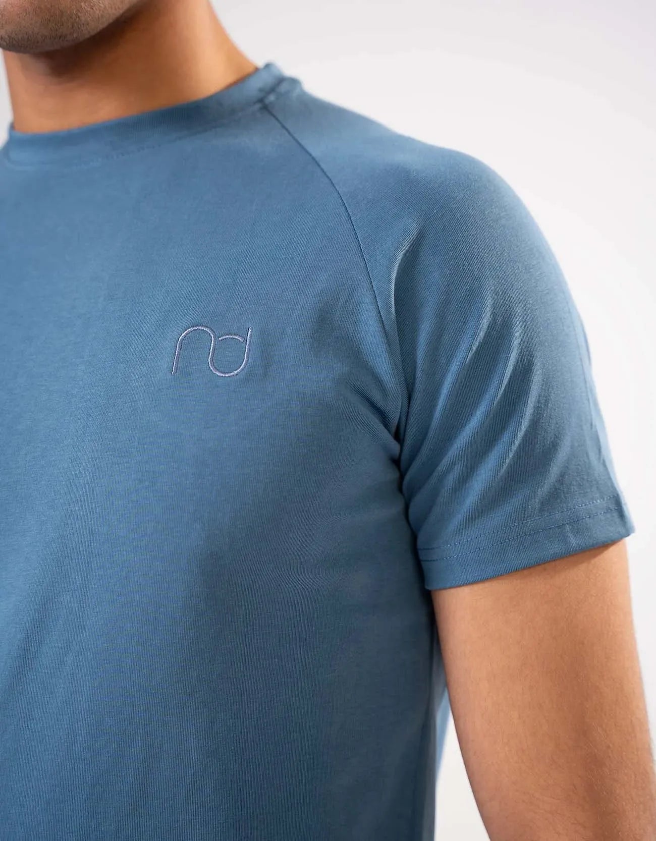 MEN'S CREW NECK RAGLAN SLEEVE TEE