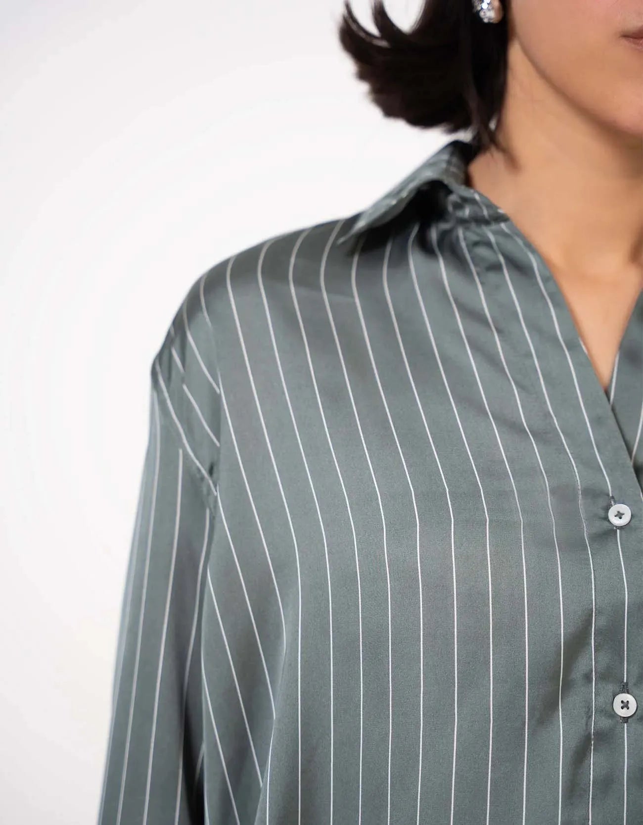 STRIPED BUTTON DOWN SHIRT