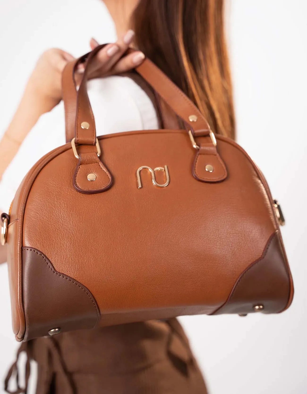 LEATHER MINI SLING BAG