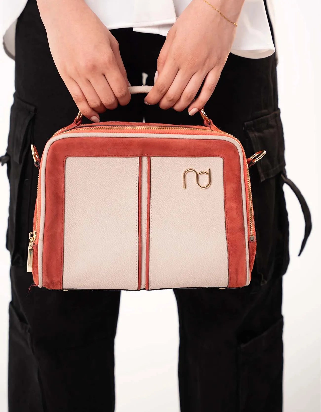 TEXTURED CONTRAST LEATHER CROSSBODY BAG