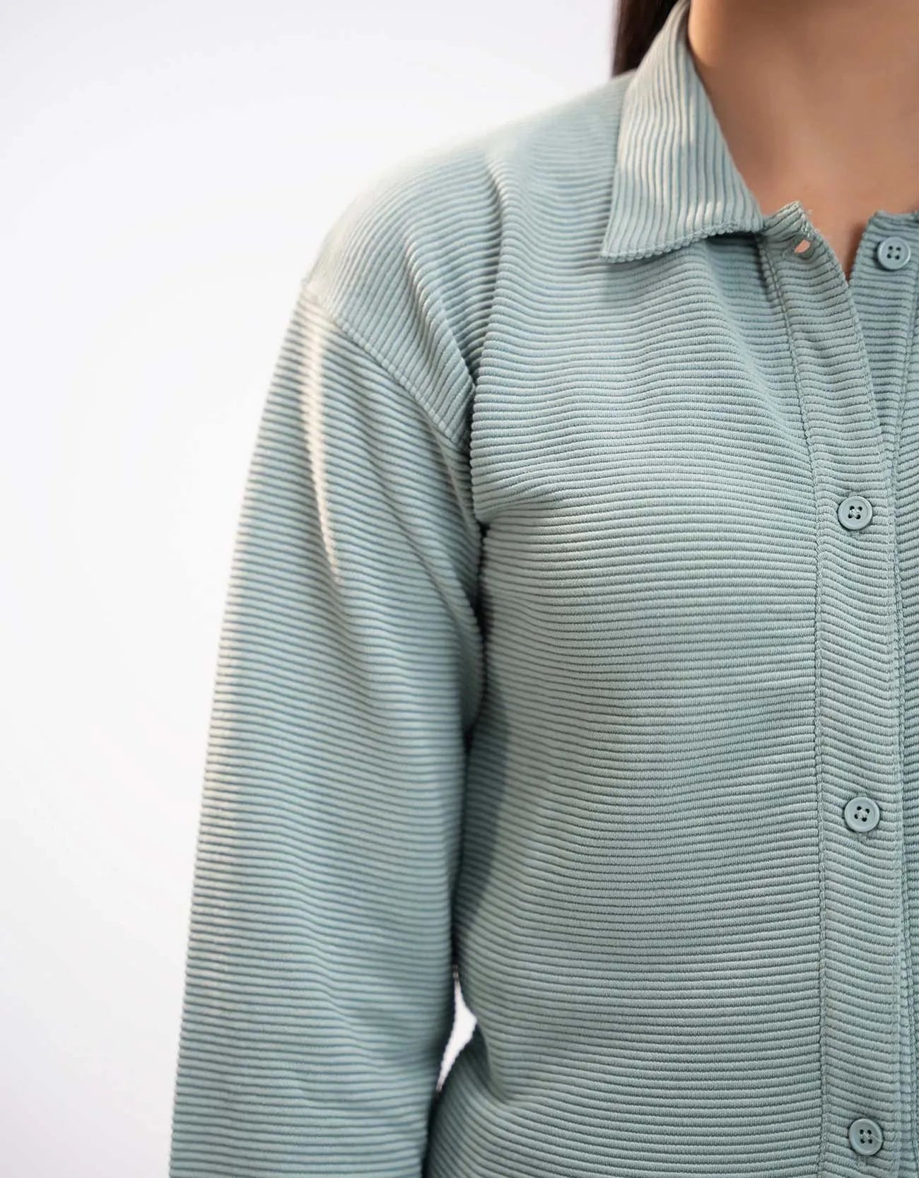 TEXTURED BUTTON DOWN SHIRT