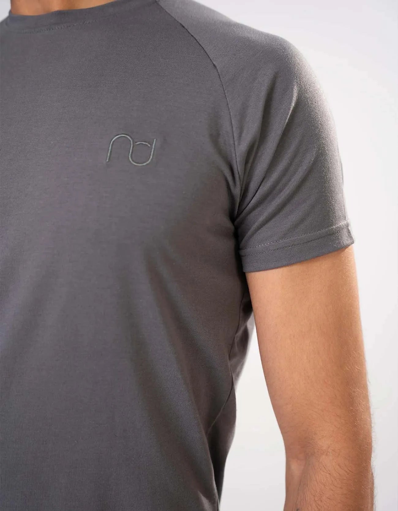 MEN'S REGULAR FIT RAGLAN SLEEVE TEE-SHIRT