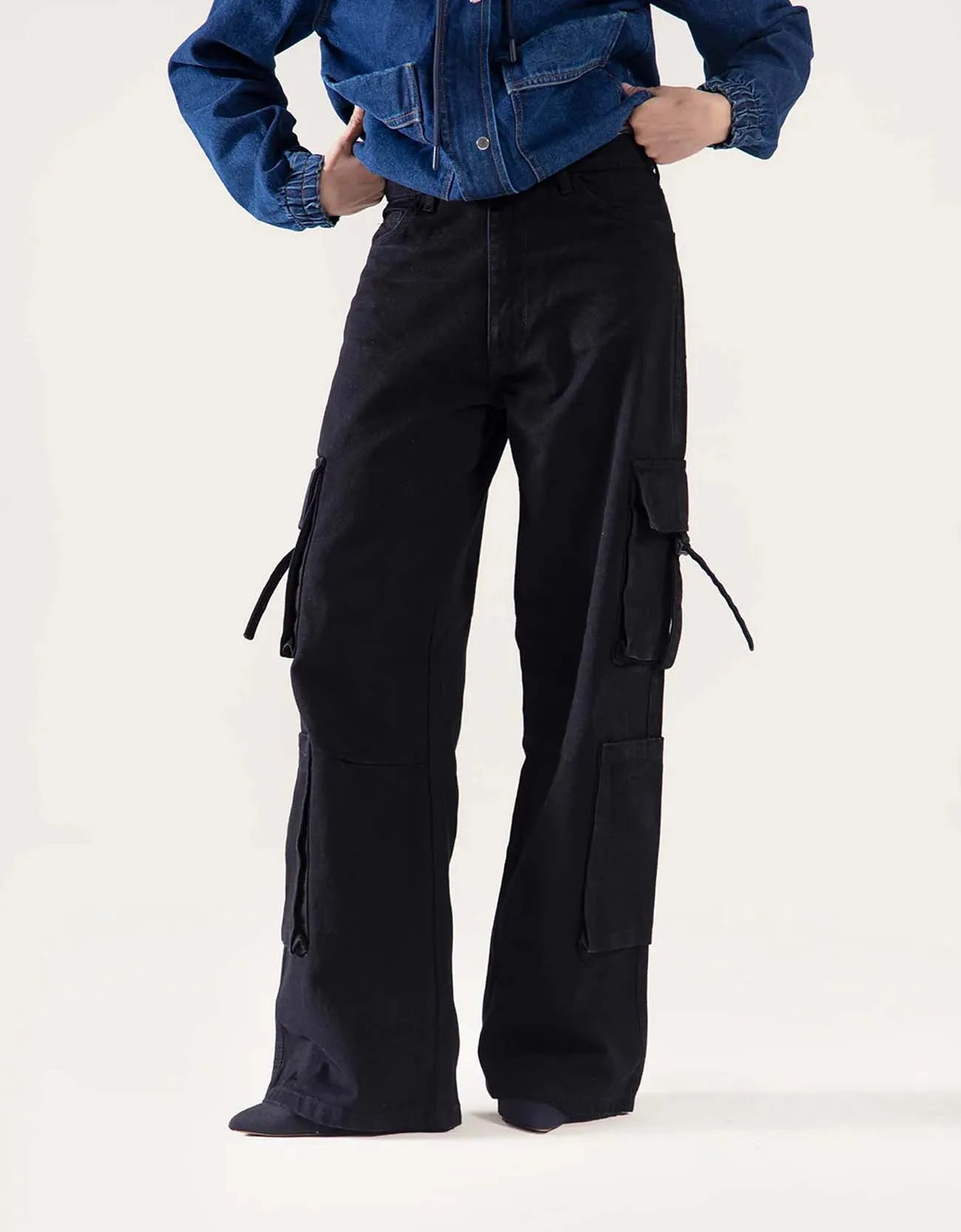 WIDE LEG CARGO JEANS