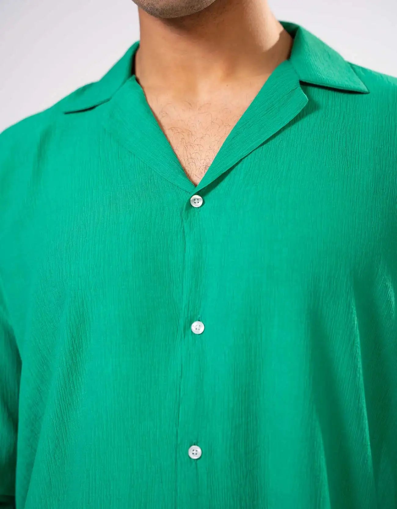 TEXTURED BUTTON DOWN SHIRT