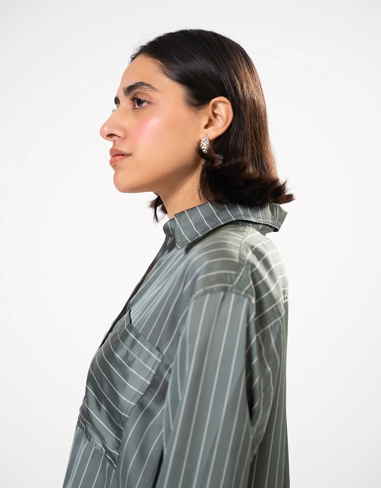 STRIPED BUTTON DOWN SHIRT