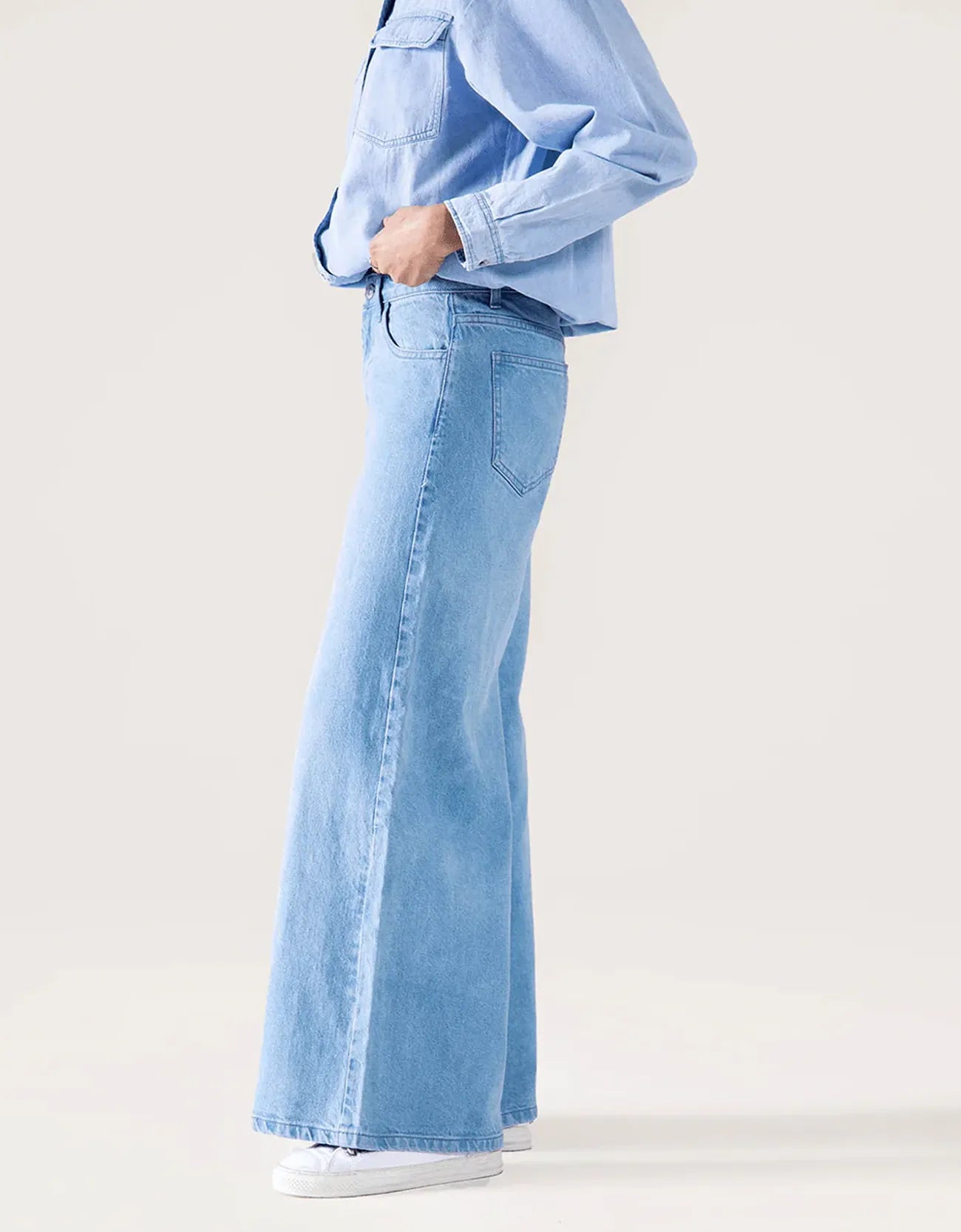 WIDE LEG JEANS
