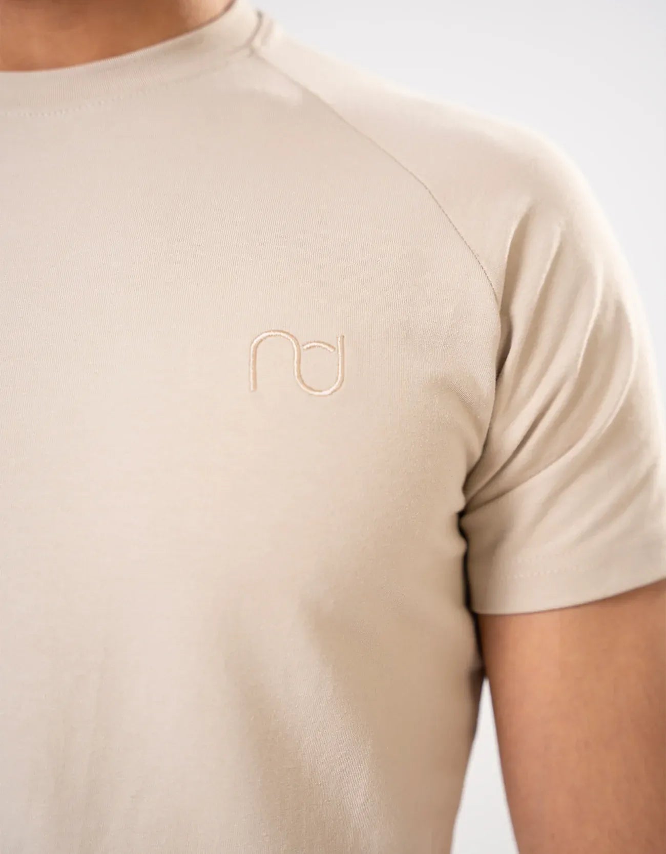 MEN'S REGULAR FIT RAGLAN SLEEVE TEE-SHIRT