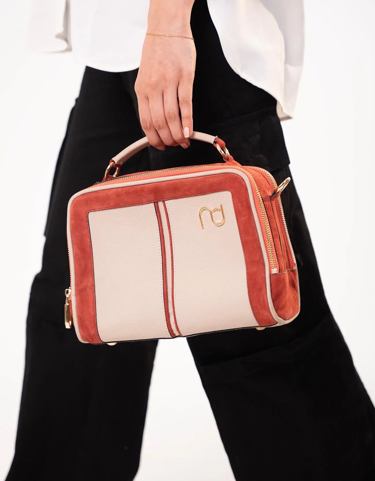 TEXTURED CONTRAST LEATHER CROSSBODY BAG