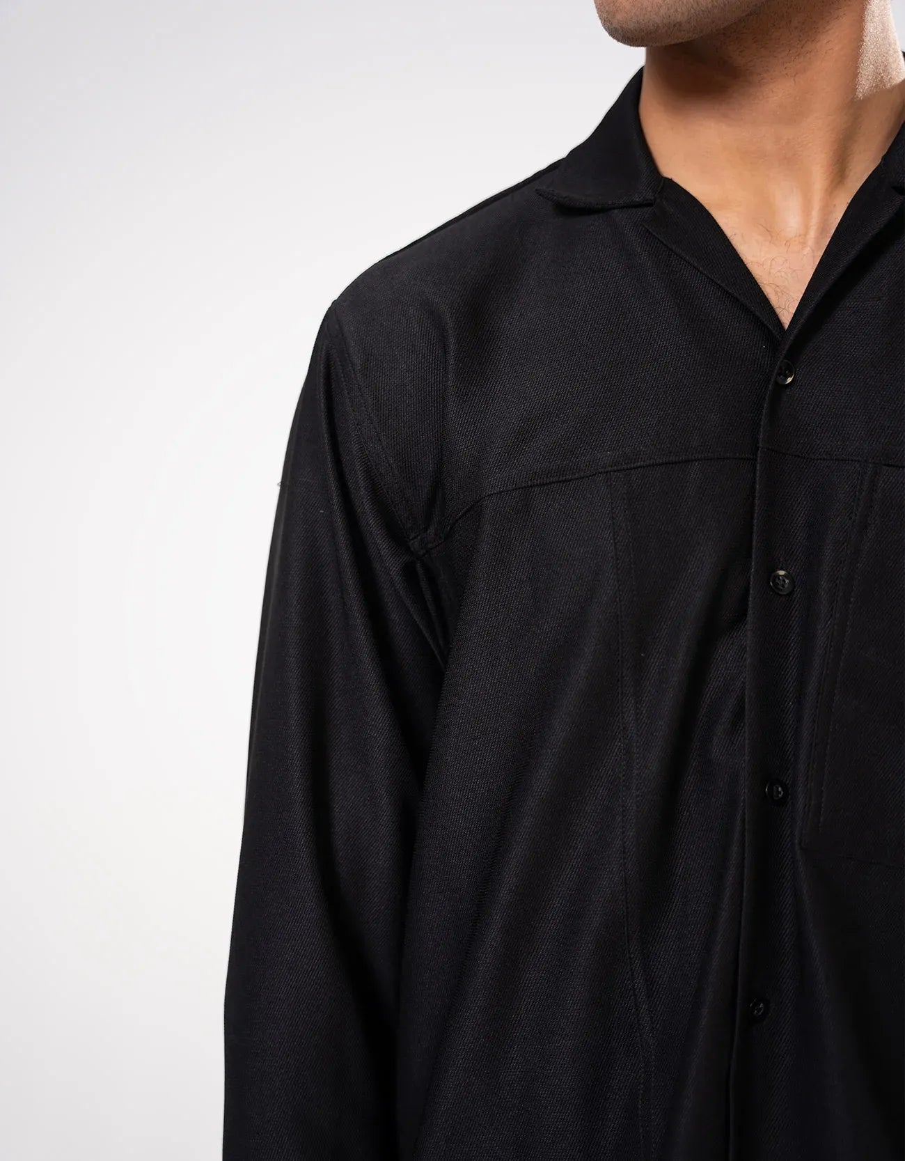 TEXTURED BUTTON DOWN SHIRT