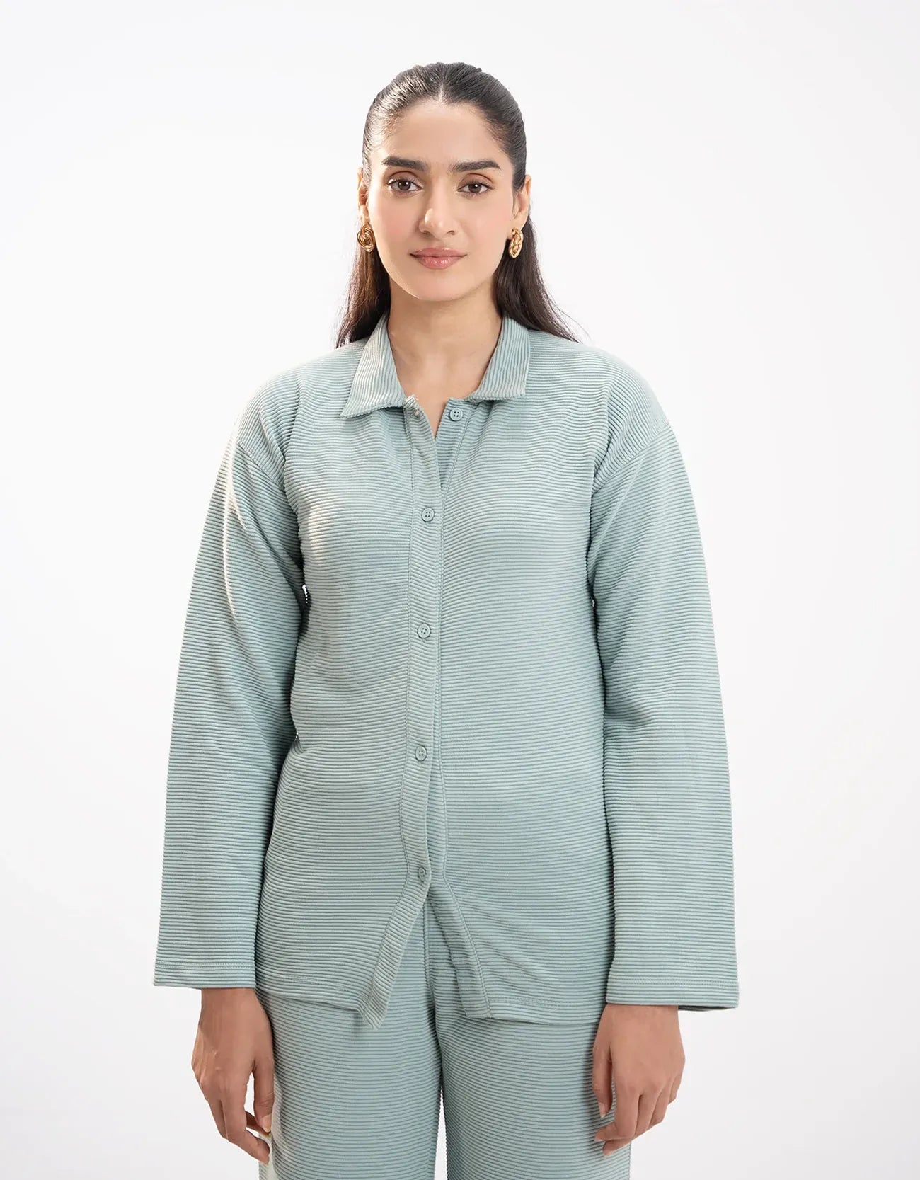 TEXTURED BUTTON DOWN SHIRT