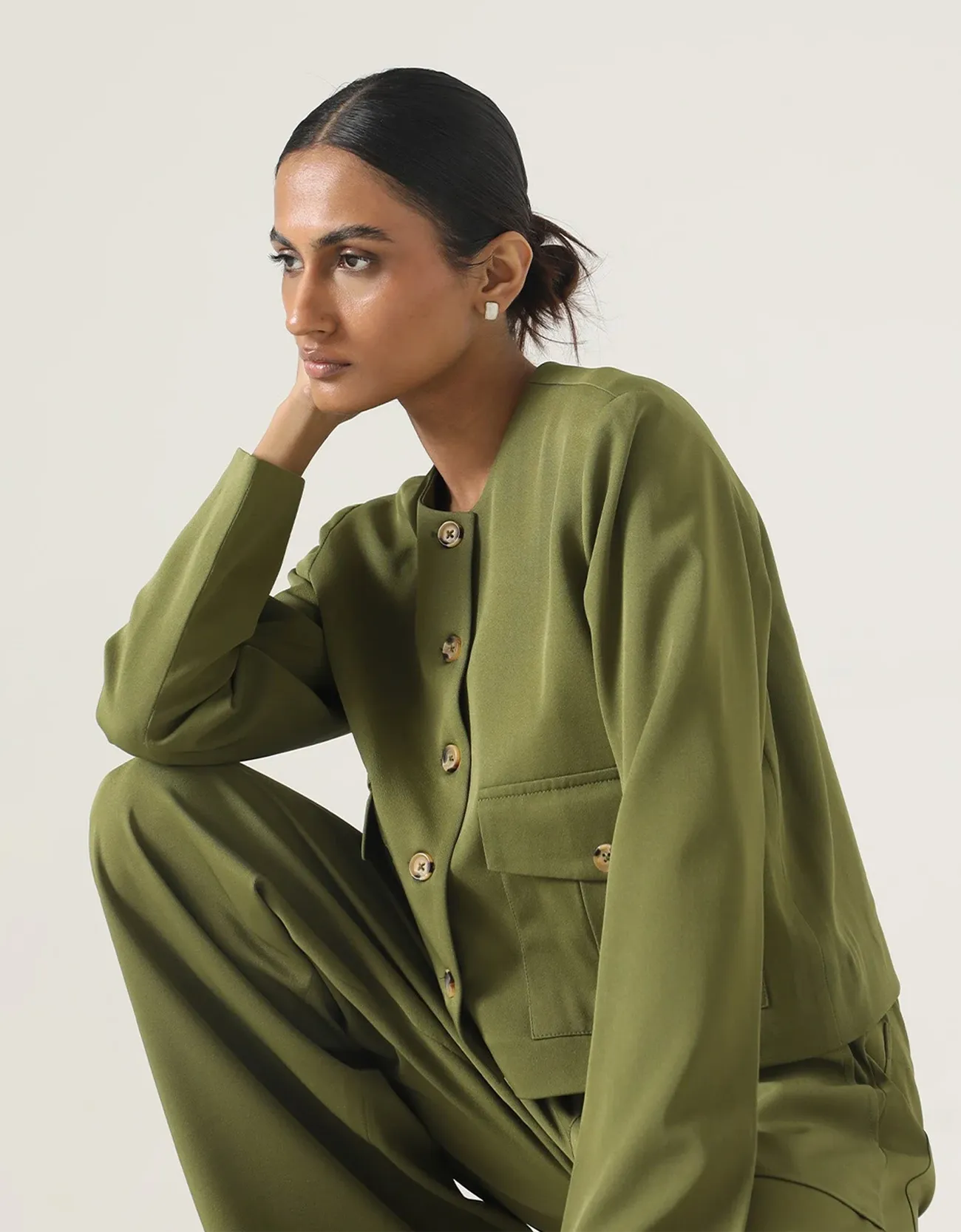 SHORT TAILORED JACKET